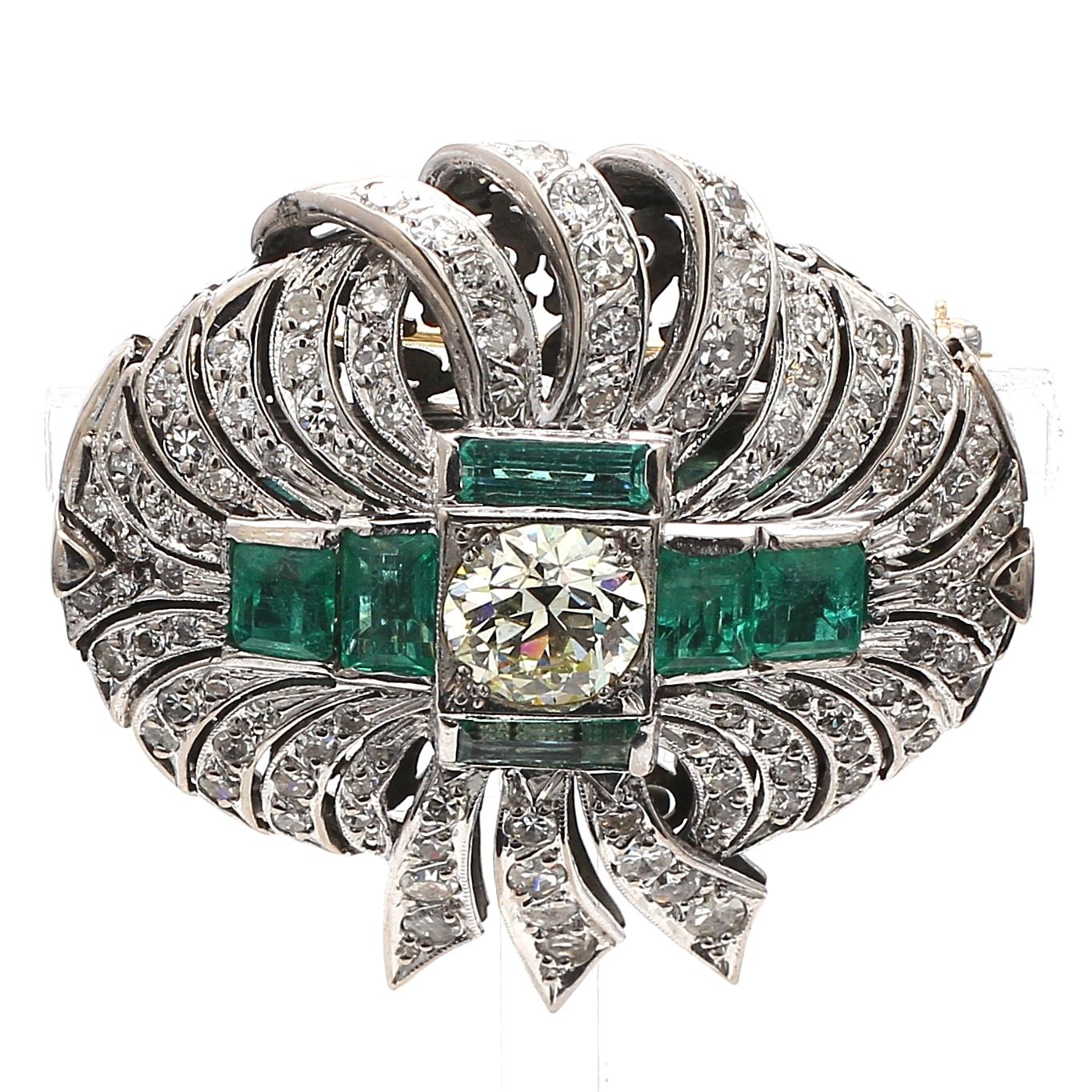 Title:
7.36 Carat Round Brilliant I SI1 and Circular Brilliant Cut S VS1 Diamond 2.50 Carat Emerald Cut Emerald Platinum Pin


Metal:
Platinum


Gemstone 1:
2.36 Carat Diamond


Number of Stones:
1


Color:
S


Clarity:
VS1


Shape:
Circular