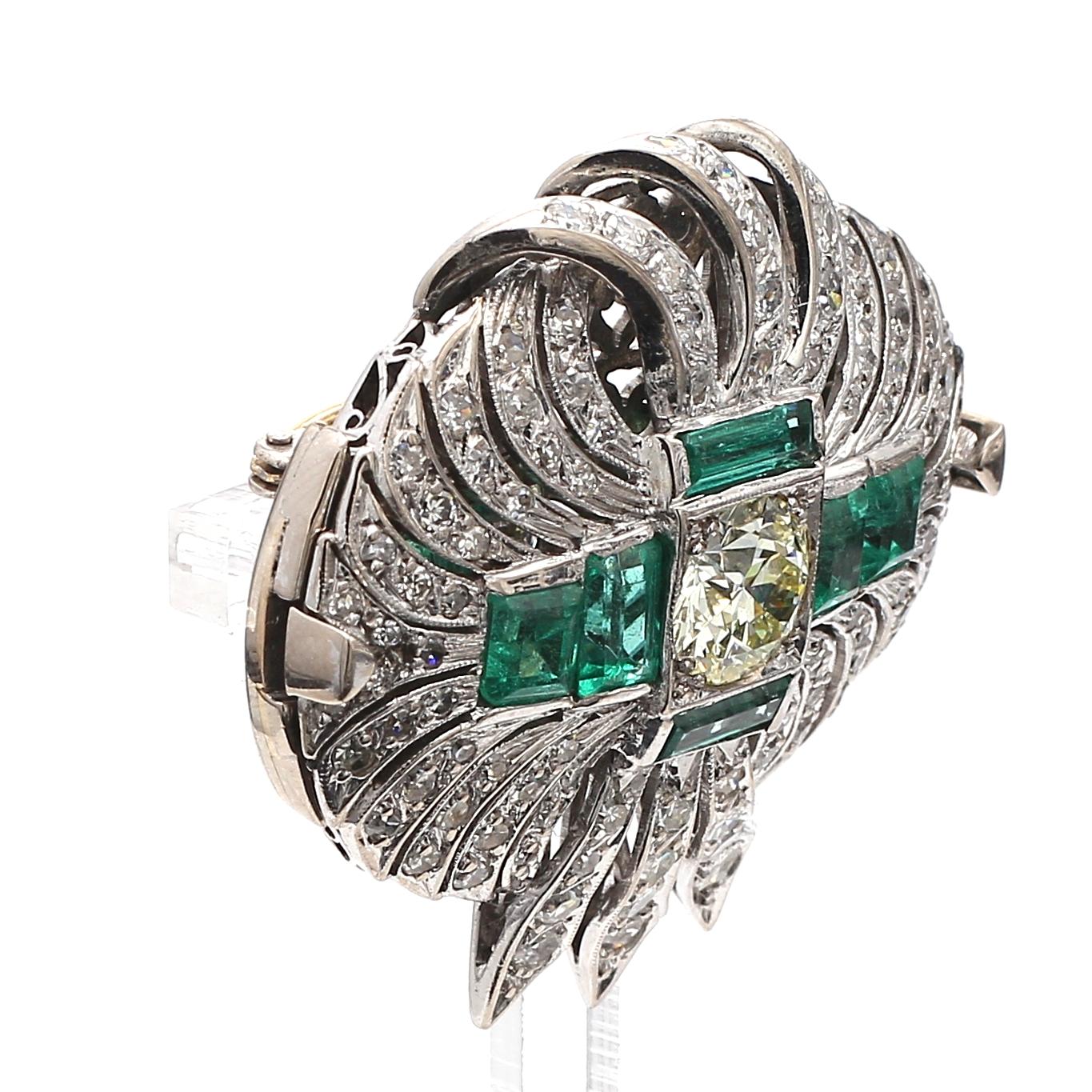Old European Cut 7.36 Carat Round and Circular Brilliant Diamond 2.50 Carat Emerald Platinum Pin For Sale