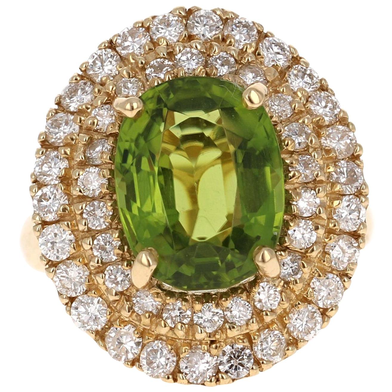 Contemporary 7.37 Carat Peridot Diamond 14 Karat Yellow Gold Cocktail Ring For Sale