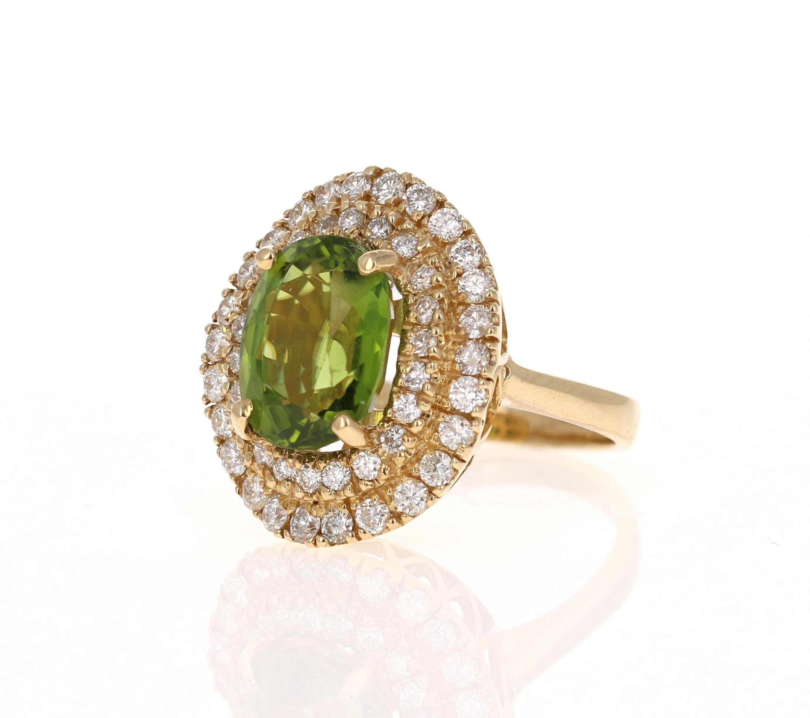 7.37 Carat Peridot Diamond 14 Karat Yellow Gold Cocktail Ring In New Condition For Sale In Los Angeles, CA