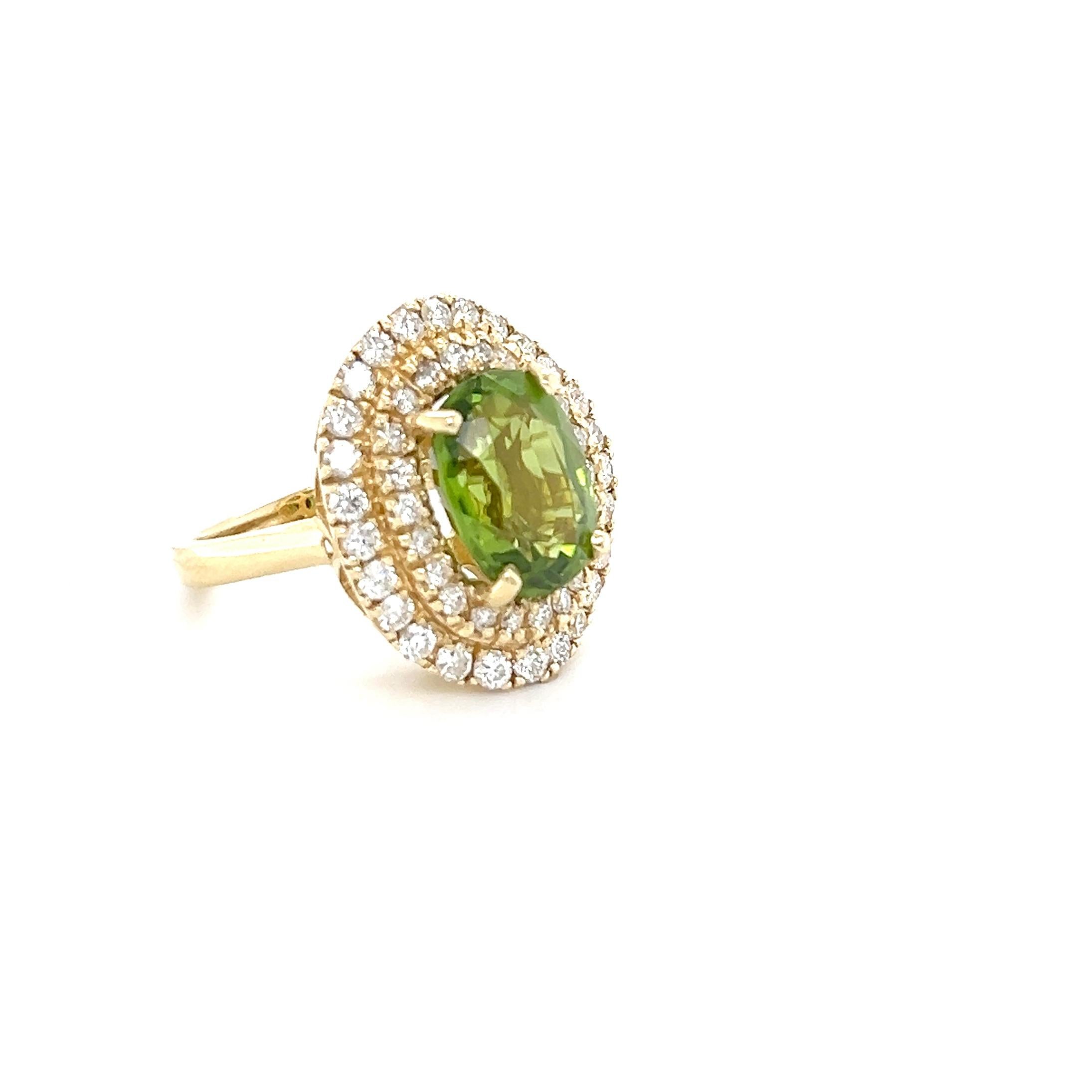 7.37 Carat Peridot Diamond 14 Karat Yellow Gold Cocktail Ring For Sale 2