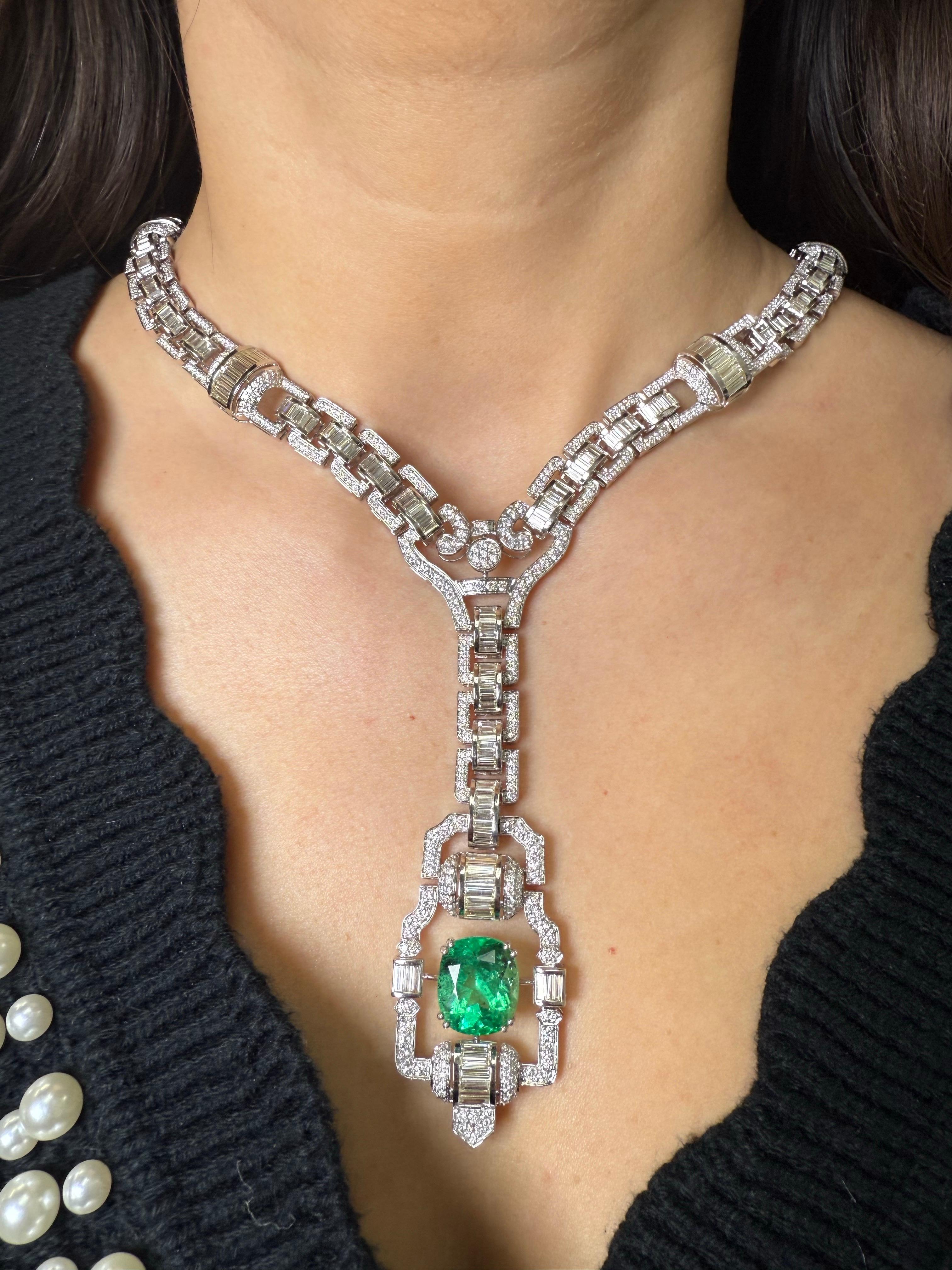 Collana di smeraldi colombiani naturali da 7,38 carati in oro bianco da 18 carati in vendita