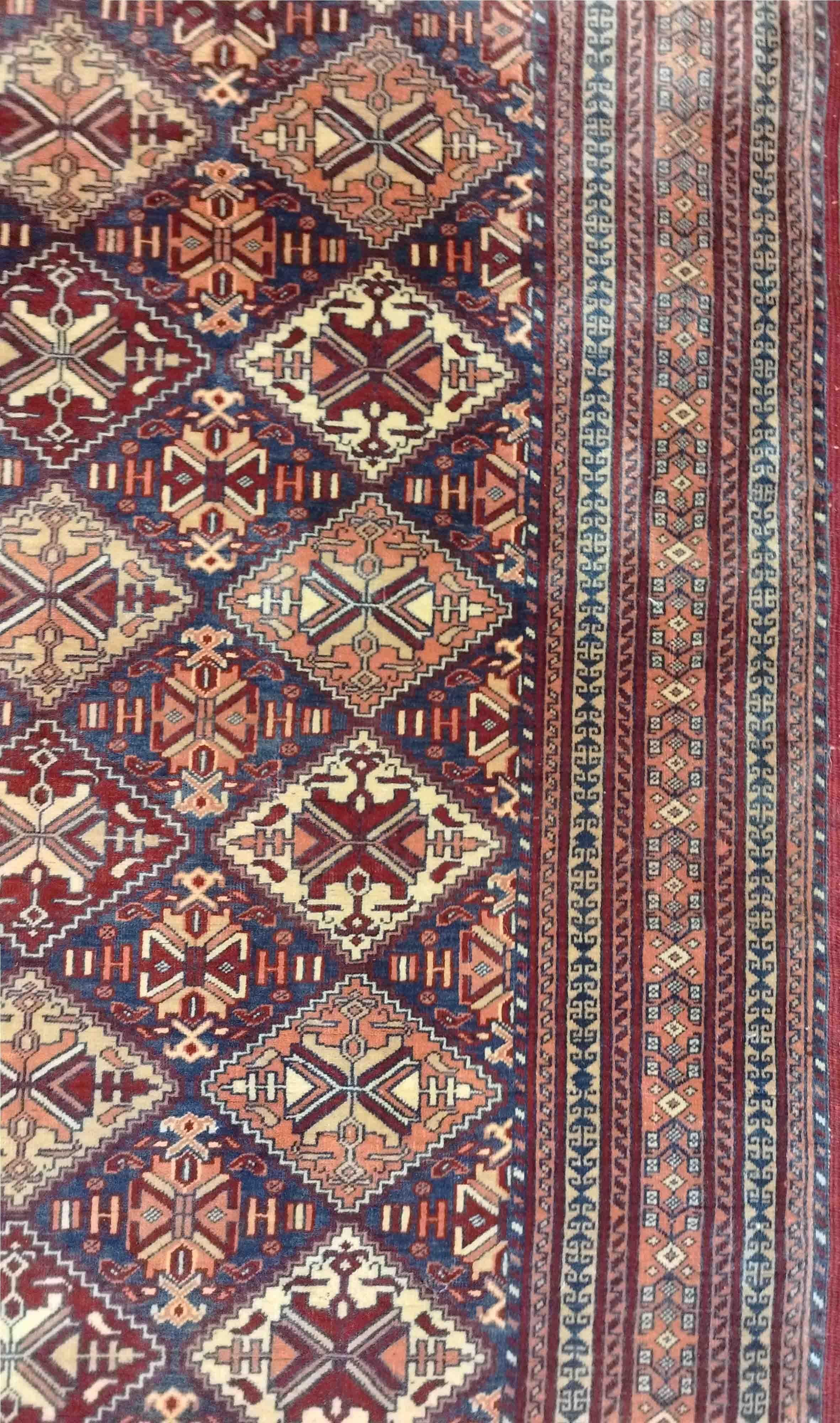 739 - Magnifique tapis turkmène Bukhara du 20ème siècle en vente 2