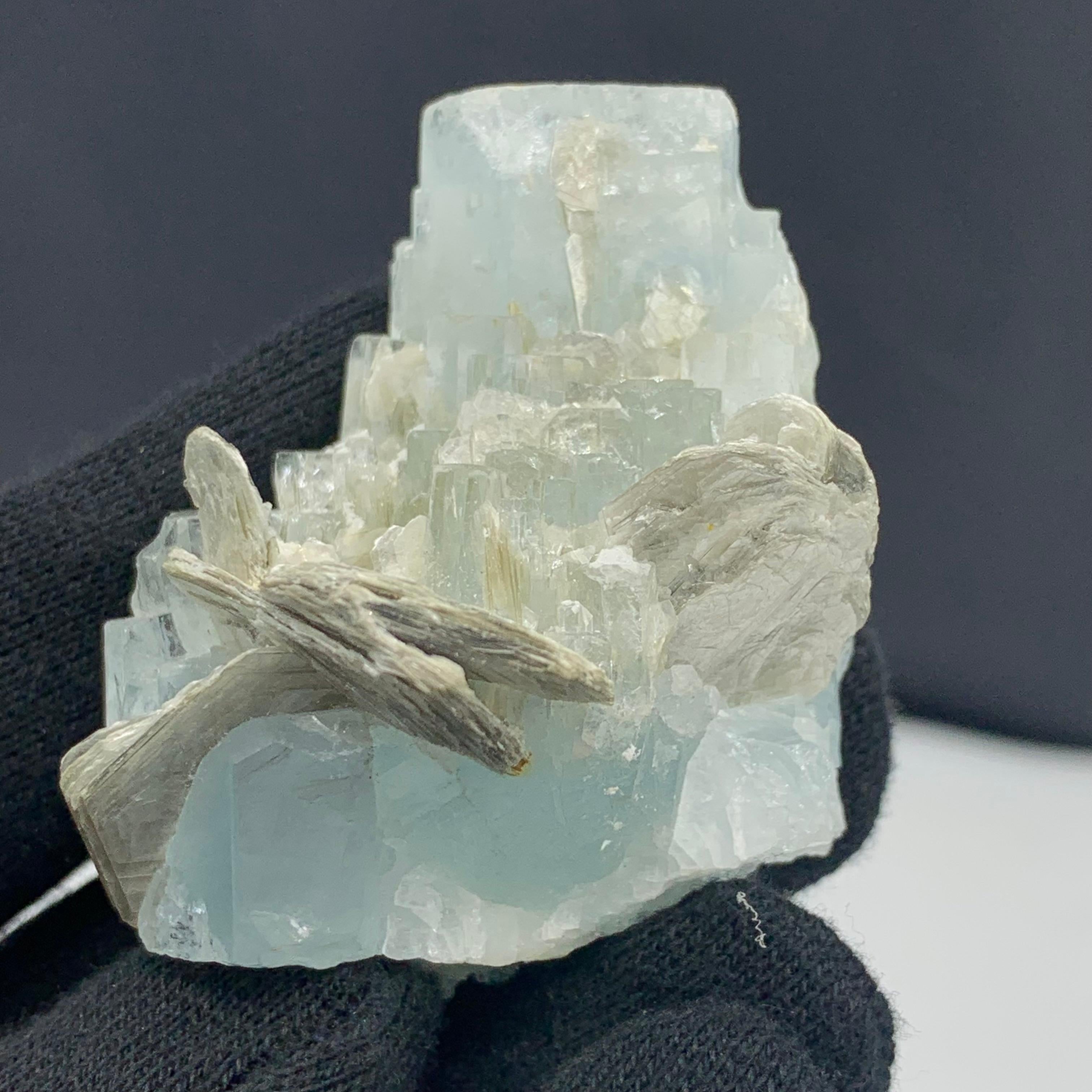 73.96 Gram Amazing Aquamarine Specimen With Muscovite From Skardu, Pakistan  In Good Condition For Sale In Peshawar, PK