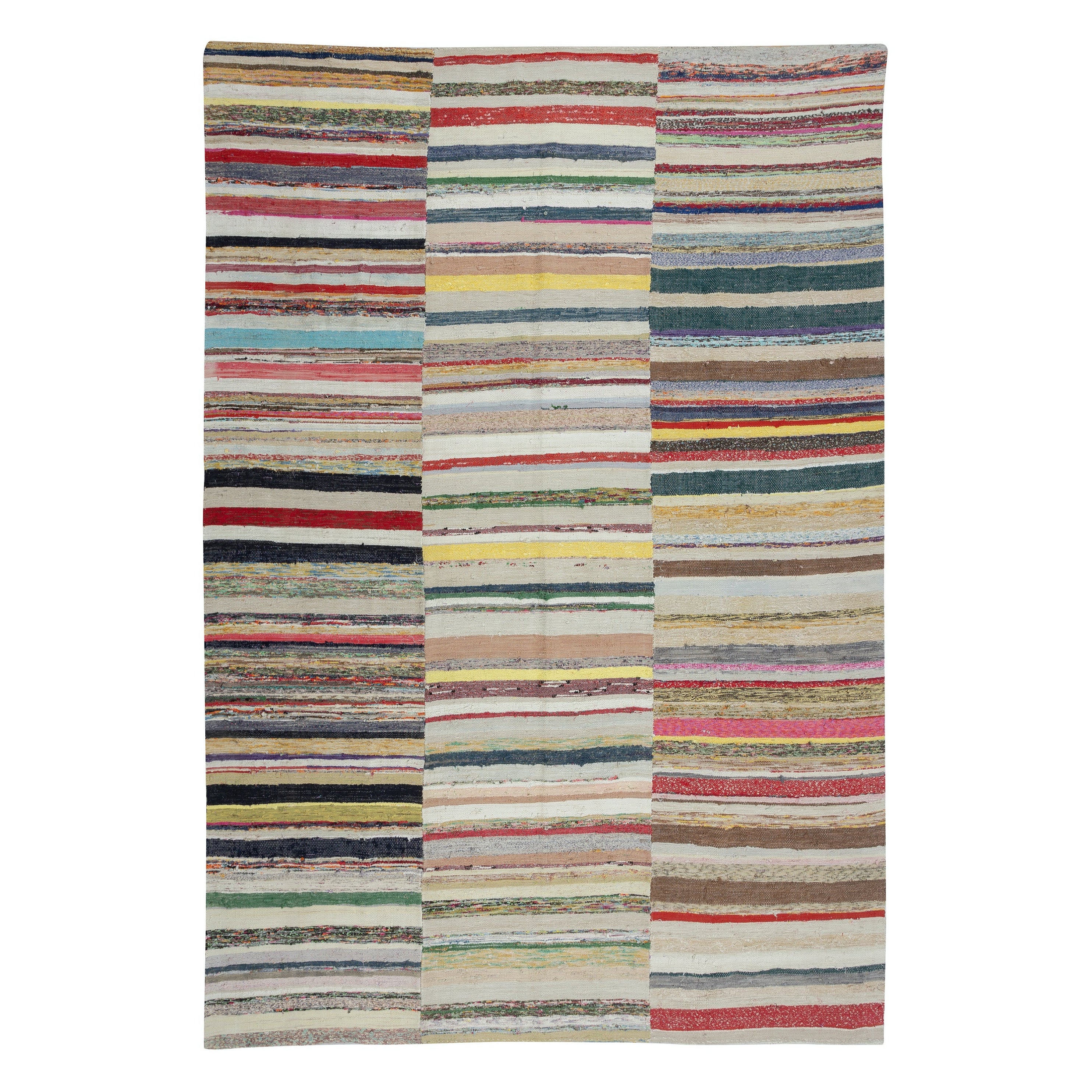 What is the difference between a rug and a kilim?