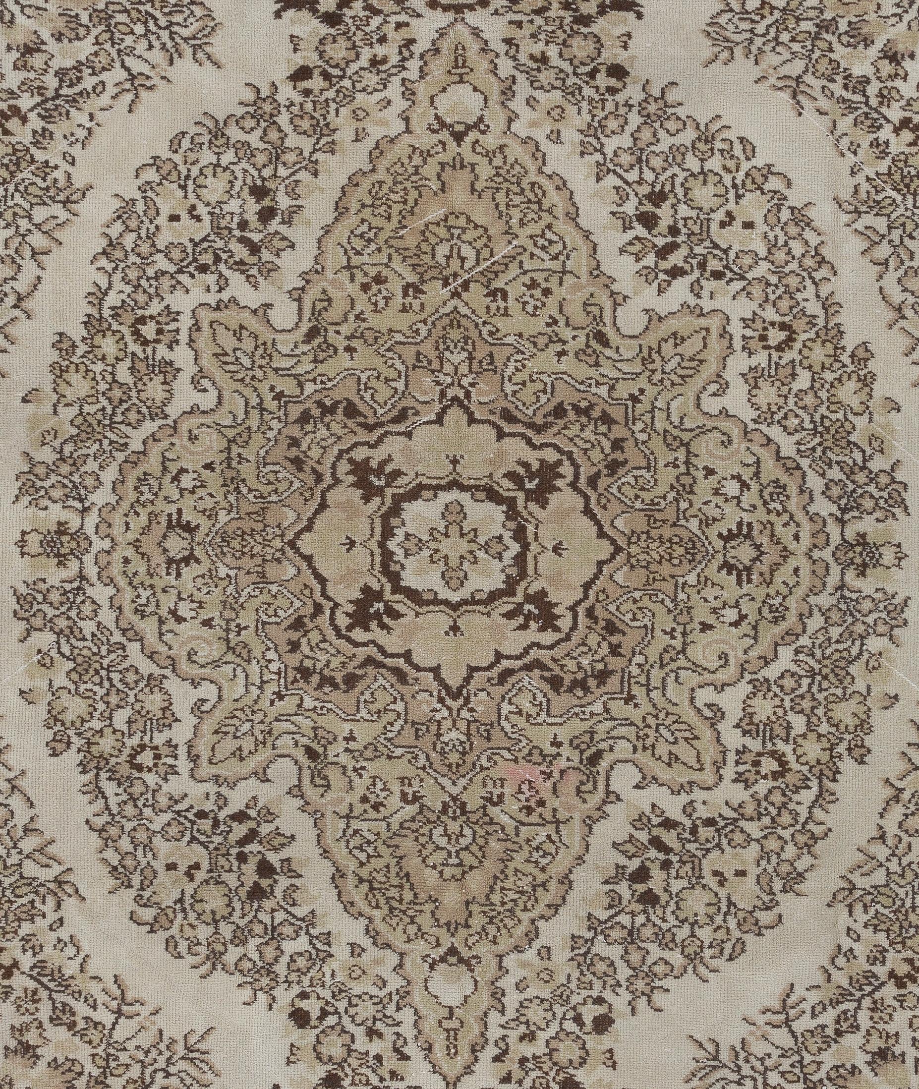 7.3x10.5 Ft Handmade Vintage Floral Turkish Wool Area Rug in Neutral Tones In Good Condition For Sale In Philadelphia, PA