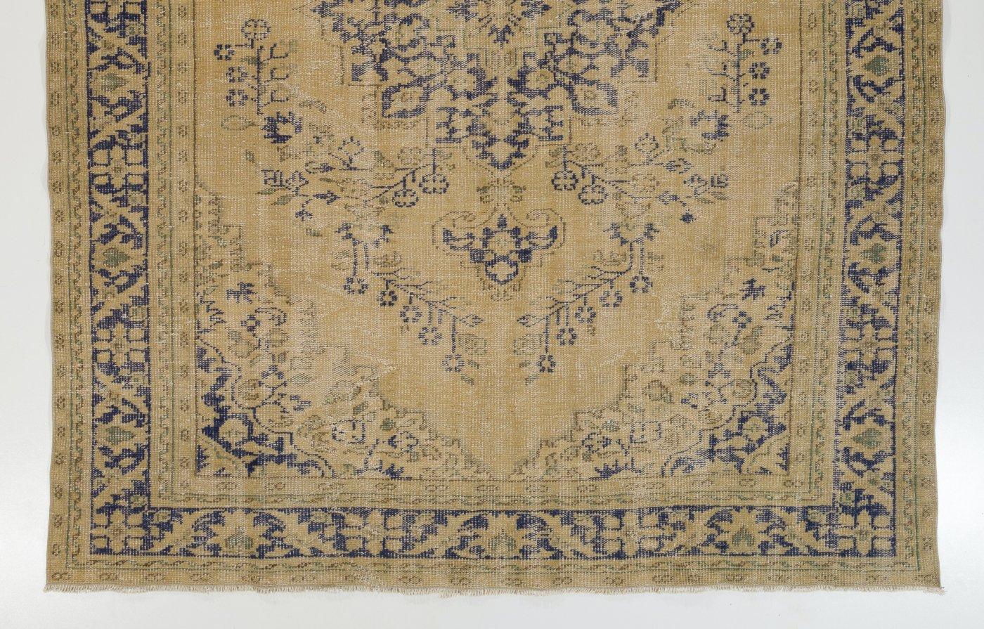 Hand-Knotted 7.3x9.5 Ft Vintage Turkish Oushak Area Rug in Beige and Navy Blue colors.  For Sale