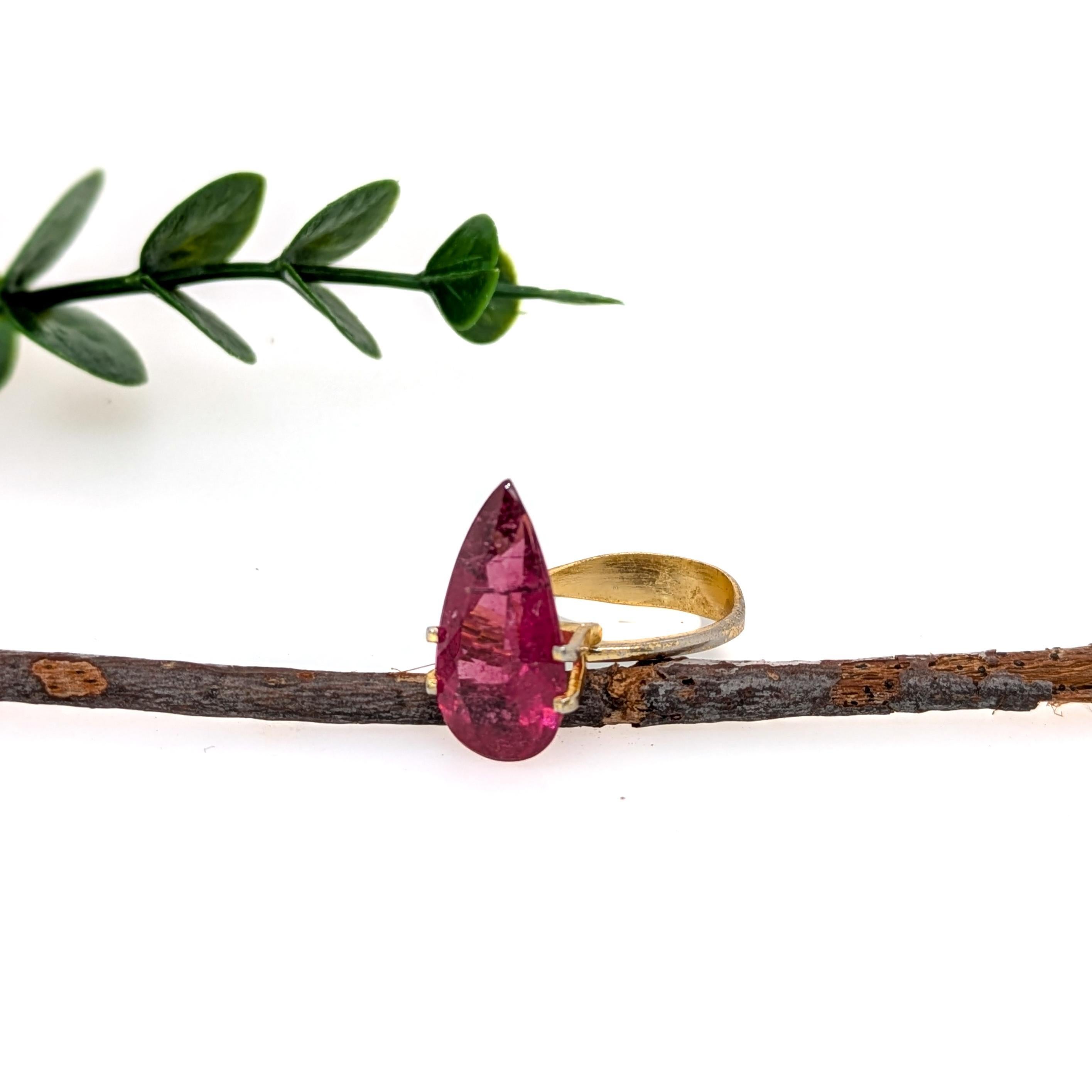 Women's 7.4 Carat Rubellite Tourmaline Gemstone  Pear Shape 19.5x10mm  Loose Gemstone For Sale