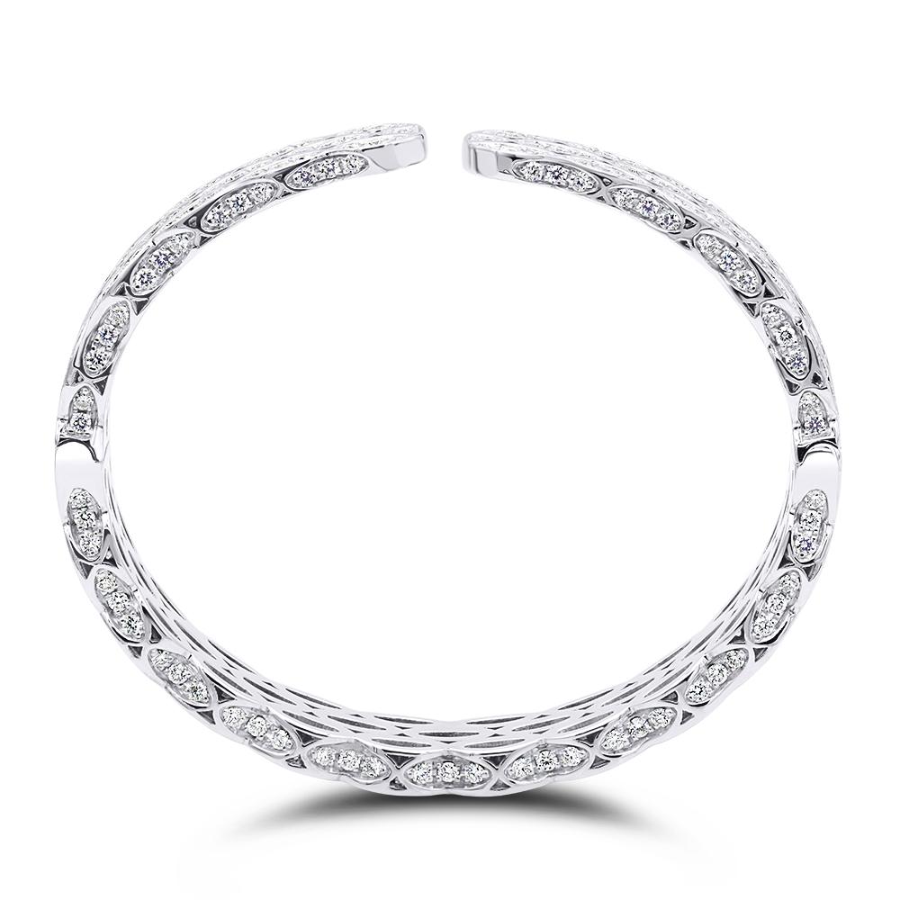 7.40 Carat Diamond 18k White Gold Bangle Bracelet In New Condition For Sale In Little Neck, NY