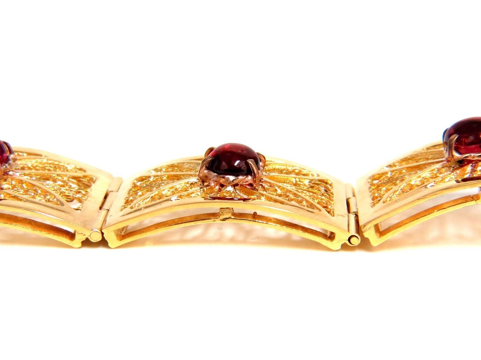 Women's or Men's 7.40 Carat Natural Spinel Open Gilt Vintage Bracelet 14 Karat For Sale