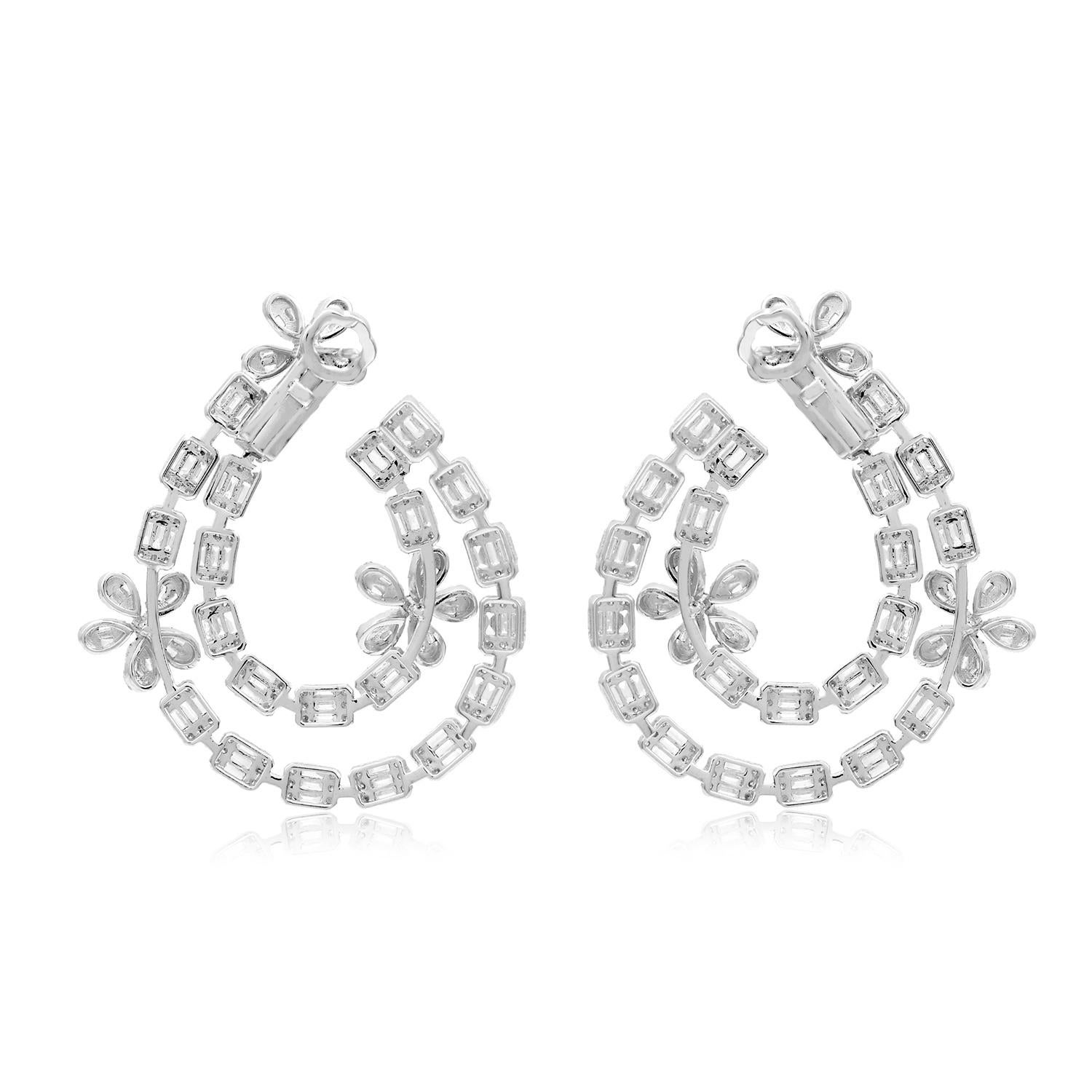 Modern 7.40 Carat SI/HI Baguette Diamond Flower Earrings 18 Karat White Gold Jewelry For Sale