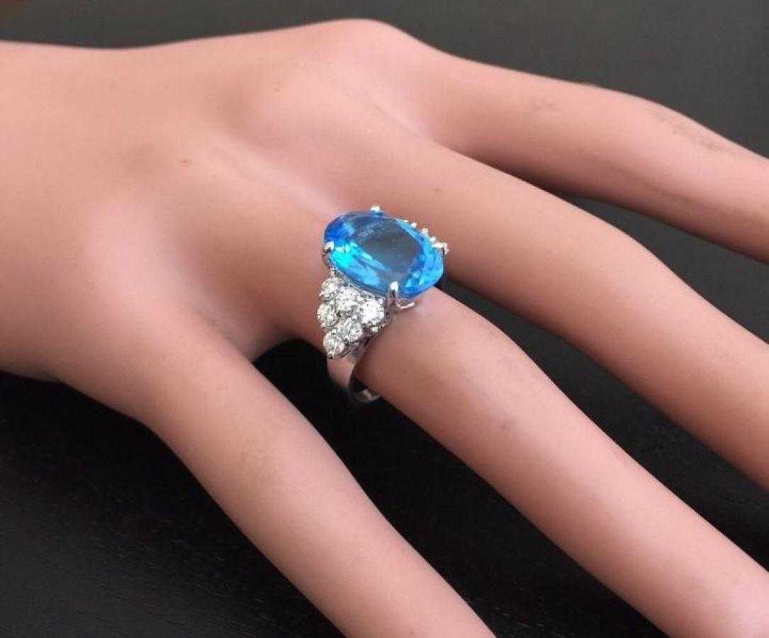 7.40 Carats Natural Swiss Blue Topaz and Diamond 14K Solid White Gold Ring In New Condition For Sale In Los Angeles, CA