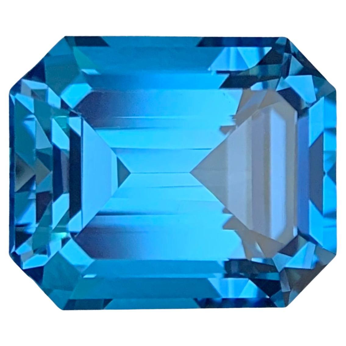 7.40 Carats Natural Swiss Blue Topaz Loose Gemstone in vendita