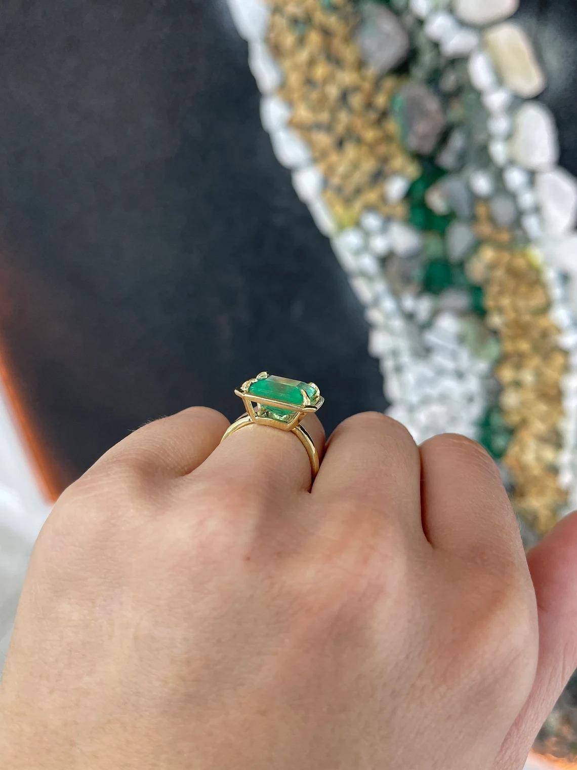 7.40ct 18K Huge Asscher Spring Green Colombian Emerald Solitaire Statement Ring In New Condition For Sale In Jupiter, FL