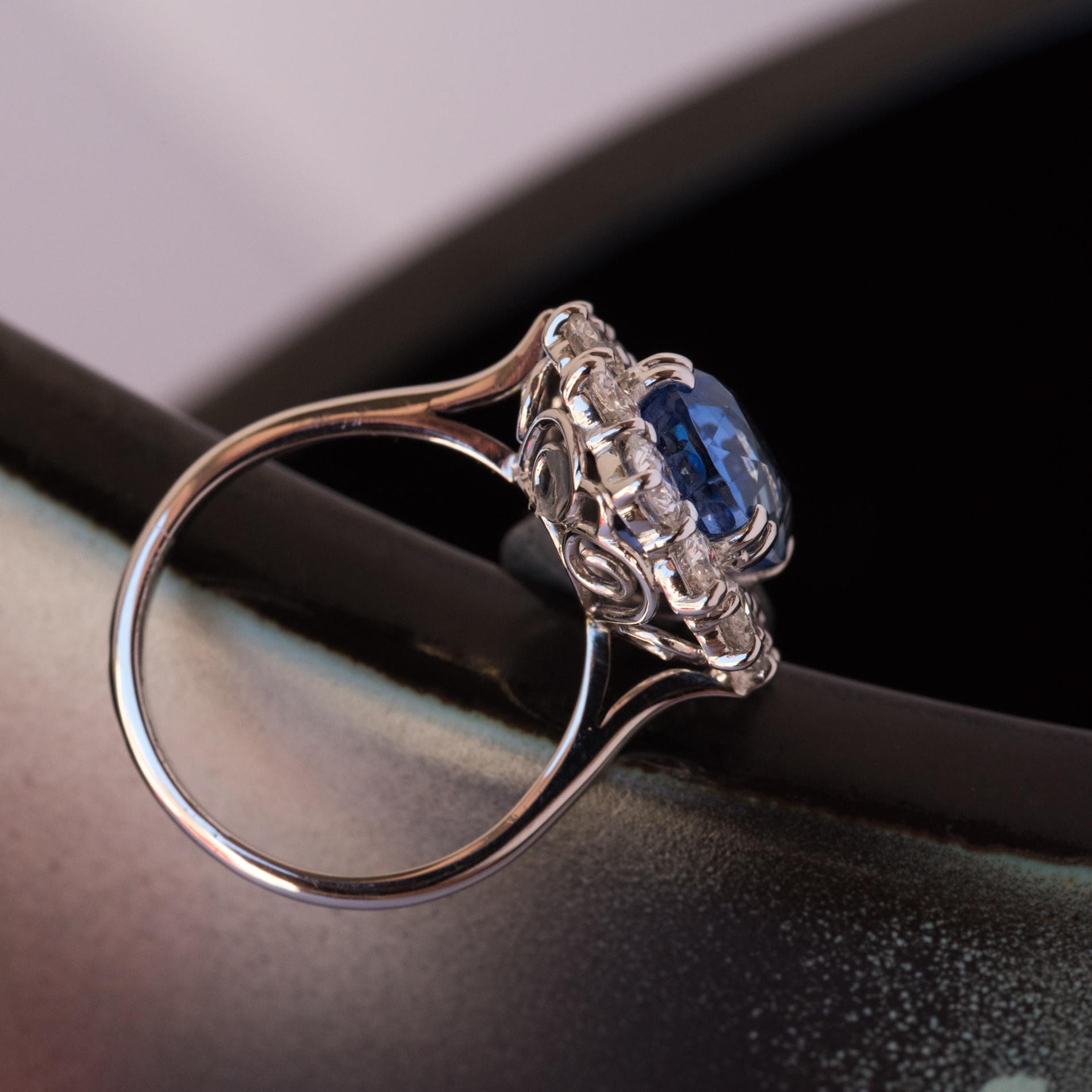 French 1960s No Heat 7.42 Carat Ceylon Sapphire Diamond White Gold Cluster Ring For Sale 5