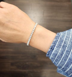 Diamant-Tennisarmband mit 7,42 Karat, gefasst in 14-karätigem Weißgold