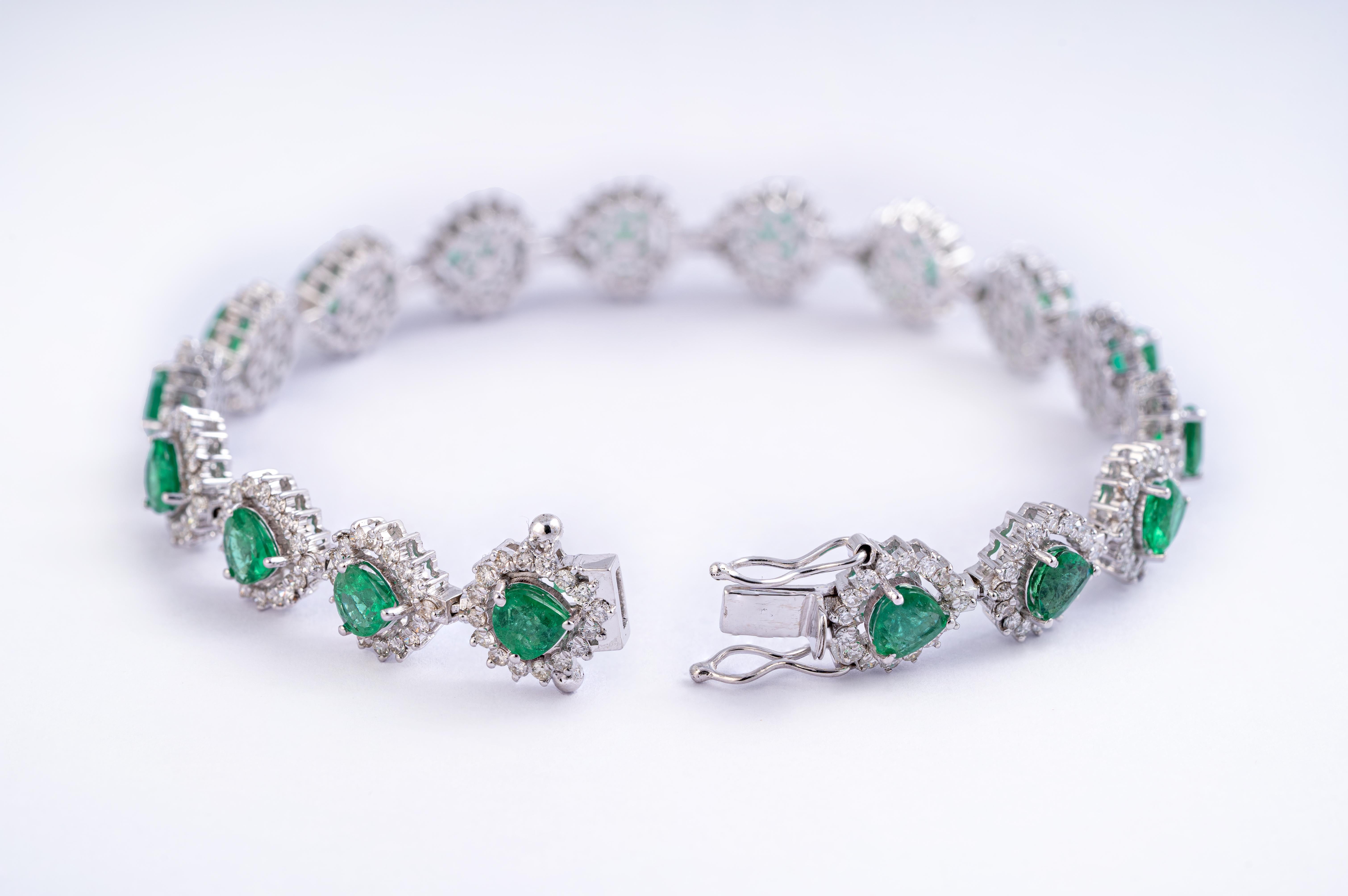 Emerald Cut 7.42 Cts Zambian Emerald Heart Shape Tennis Bracelet with Diamonds 14k Gold For Sale