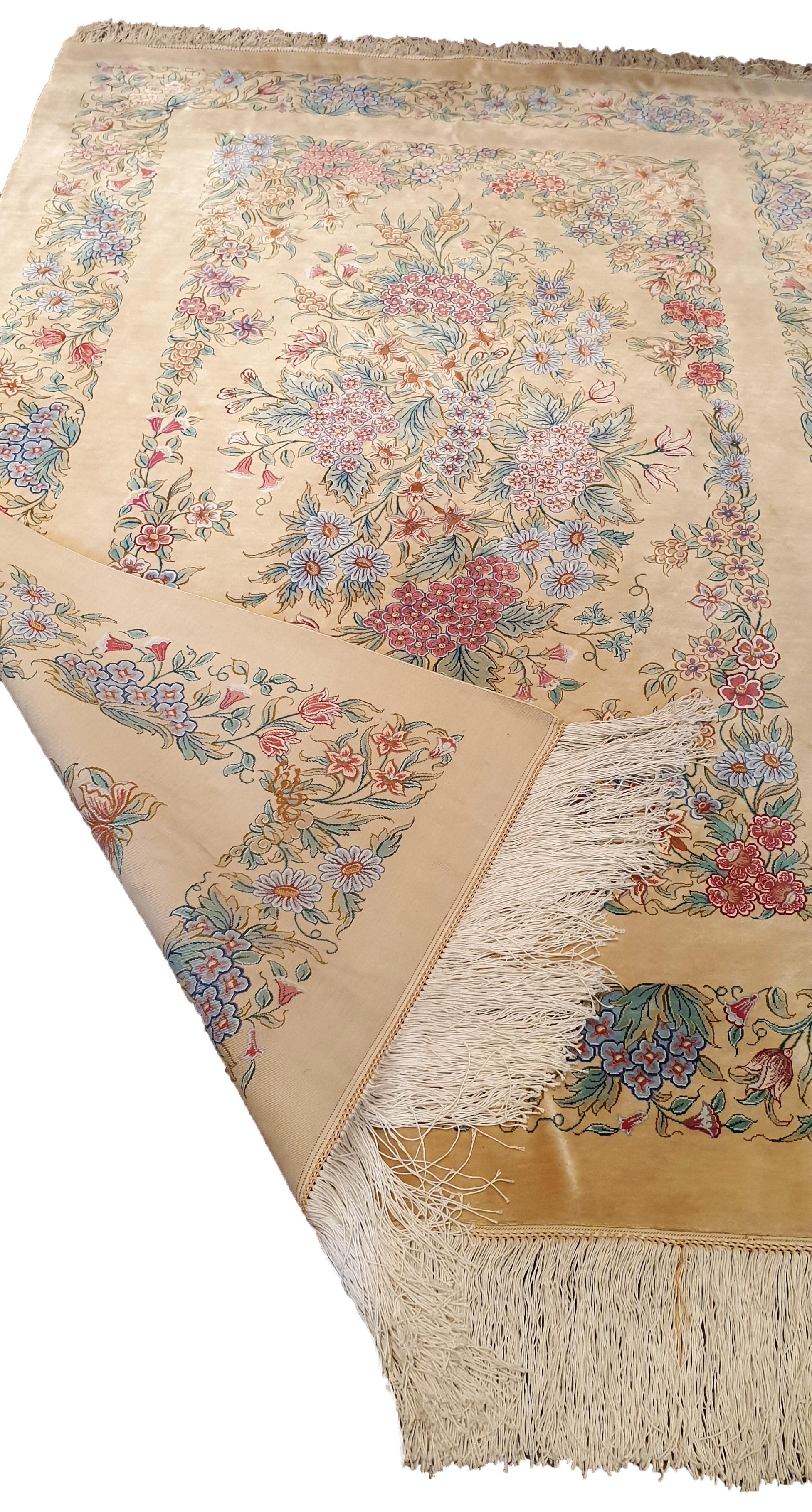 Central Asian  Oriental Carpet, 100 % Silk, 20th Century - N° 742 For Sale