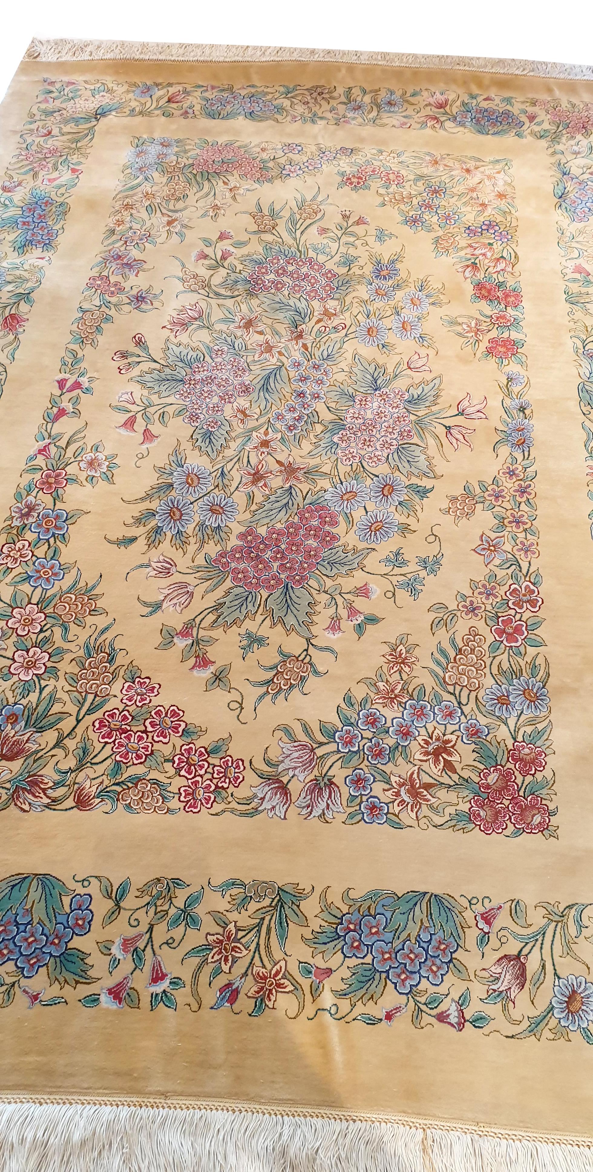  Oriental Carpet, 100 % Silk, 20th Century - N° 742 For Sale 2