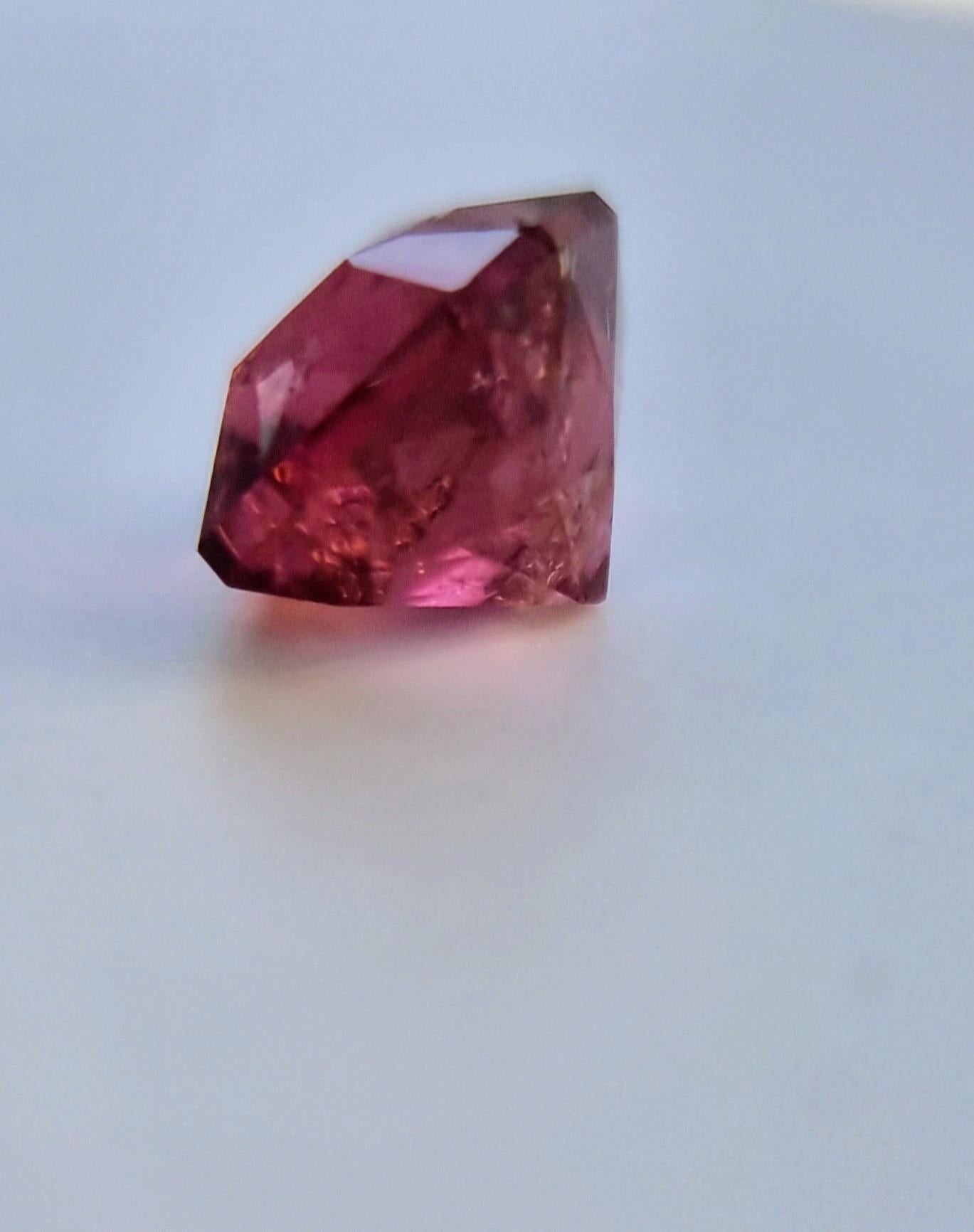 Gemma di tormalina rosa 7,42ct in vendita 1