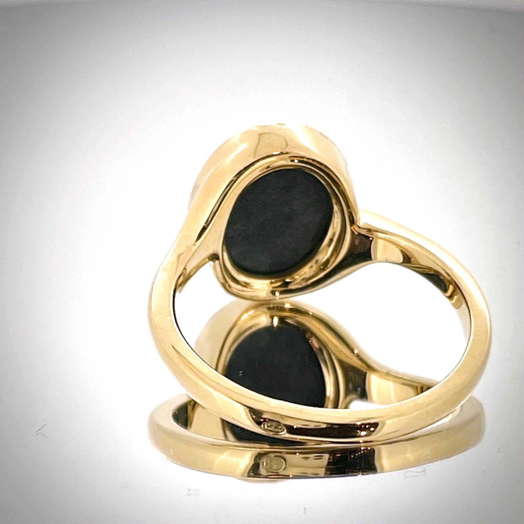 7.42ct Star Sapphire 18kt Yellow Gold Ring In Excellent Condition For Sale In London, GB