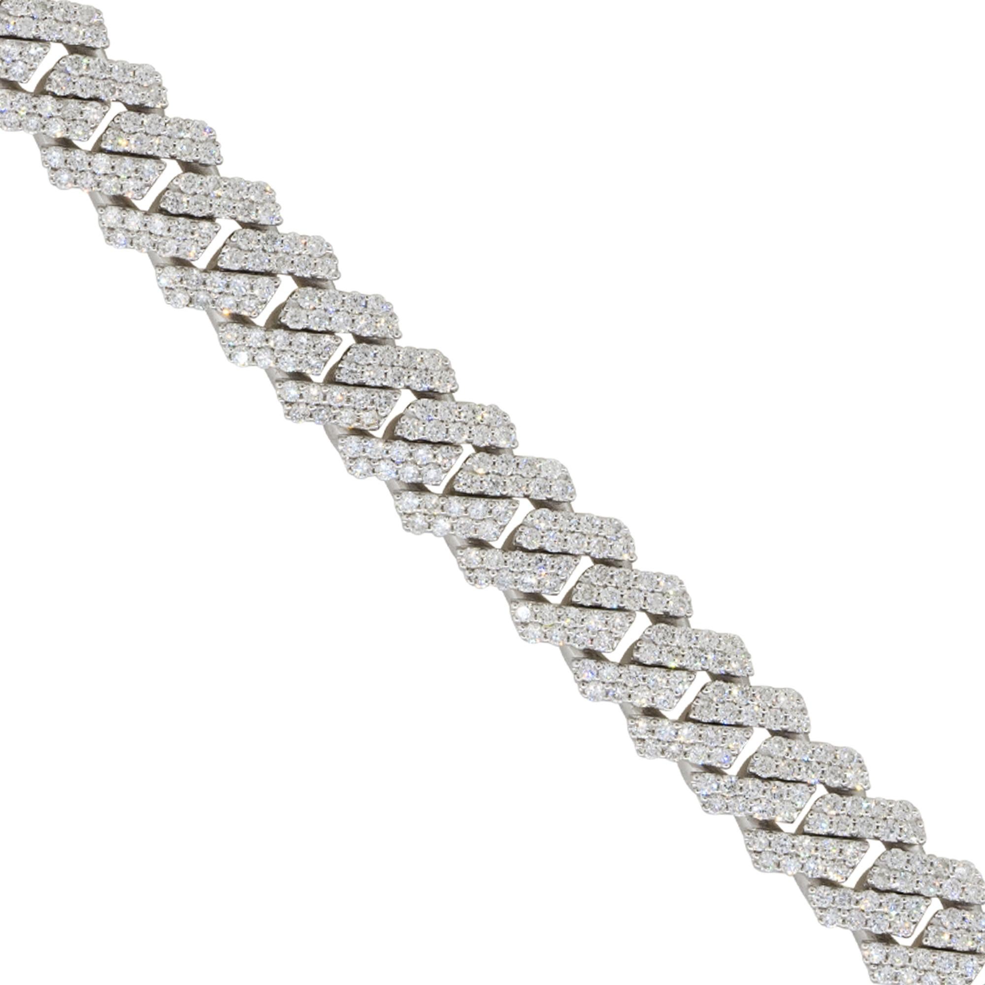 Pulsera de eslabones de cadena cubana con pavé de diamantes de 7,43 ctw en oro blanco de 14k

Esta impresionante pulsera de cadena cubana de diamantes es nueva, está en excelentes condiciones y ¡lista para enviar!

Estilo Pulsera de eslabones de