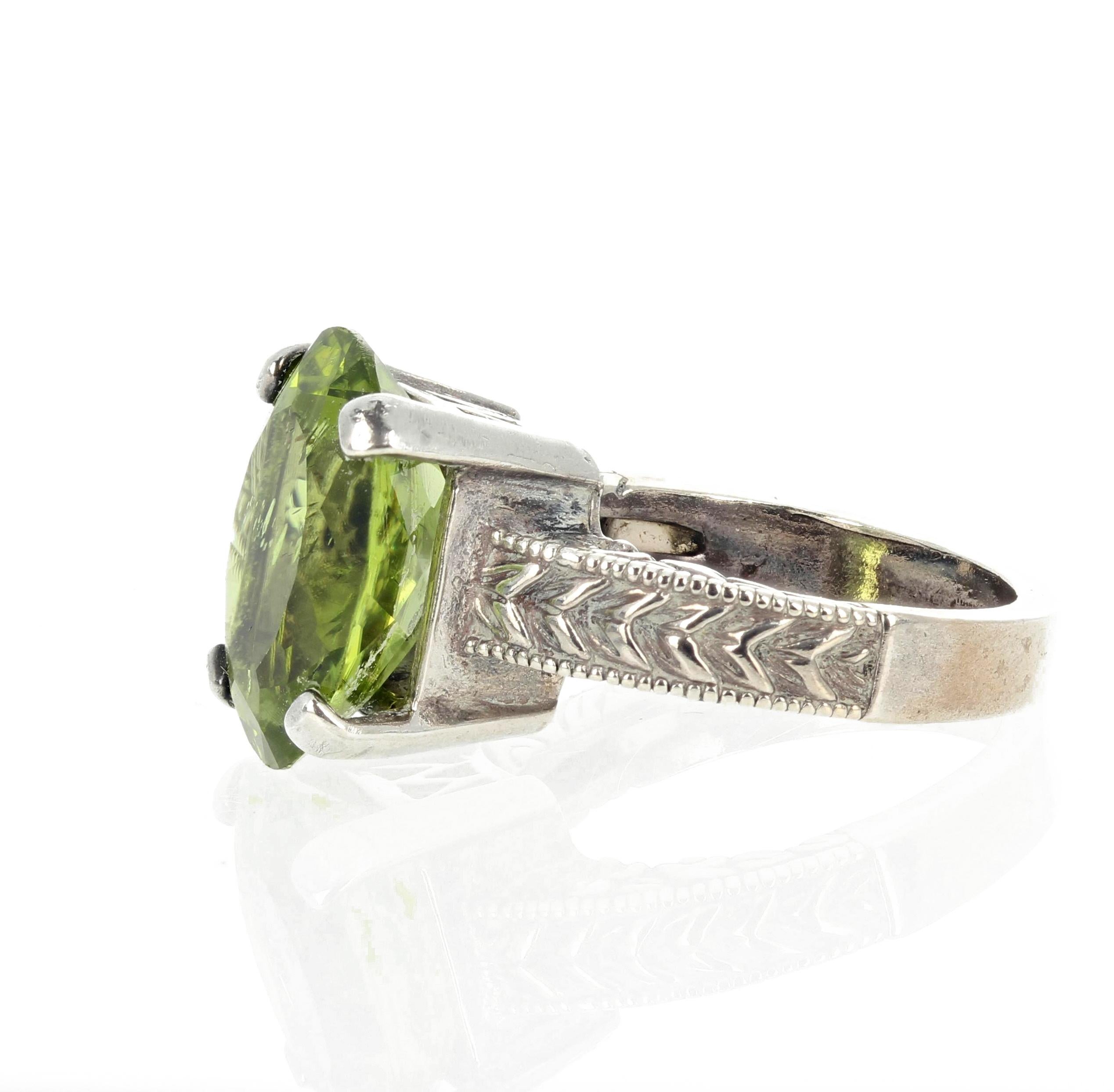 7.43 Carat Peridot Sterling Silver Ring In New Condition In Raleigh, NC