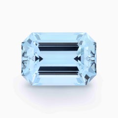 7.43-Carat Emerald Cut Aquamarine Luxury Gemstone for Custom Jewelry Creations
