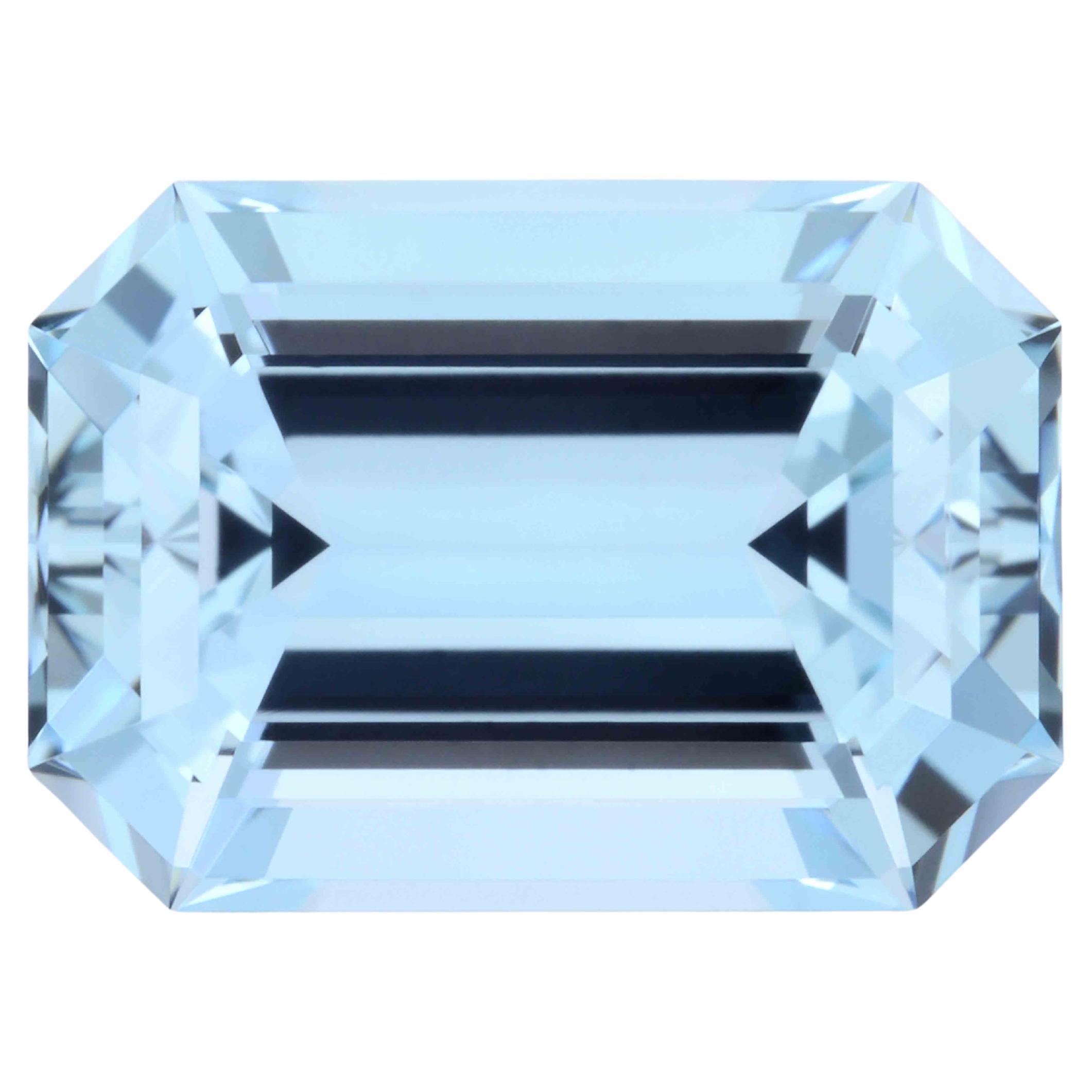 Aguamarina talla esmeralda de 7,43 quilates: Piedra preciosa de lujo para creaciones de joyería personalizadas en venta