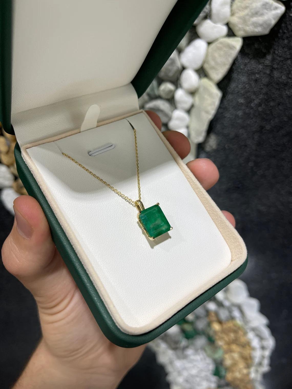 dark green emerald necklace