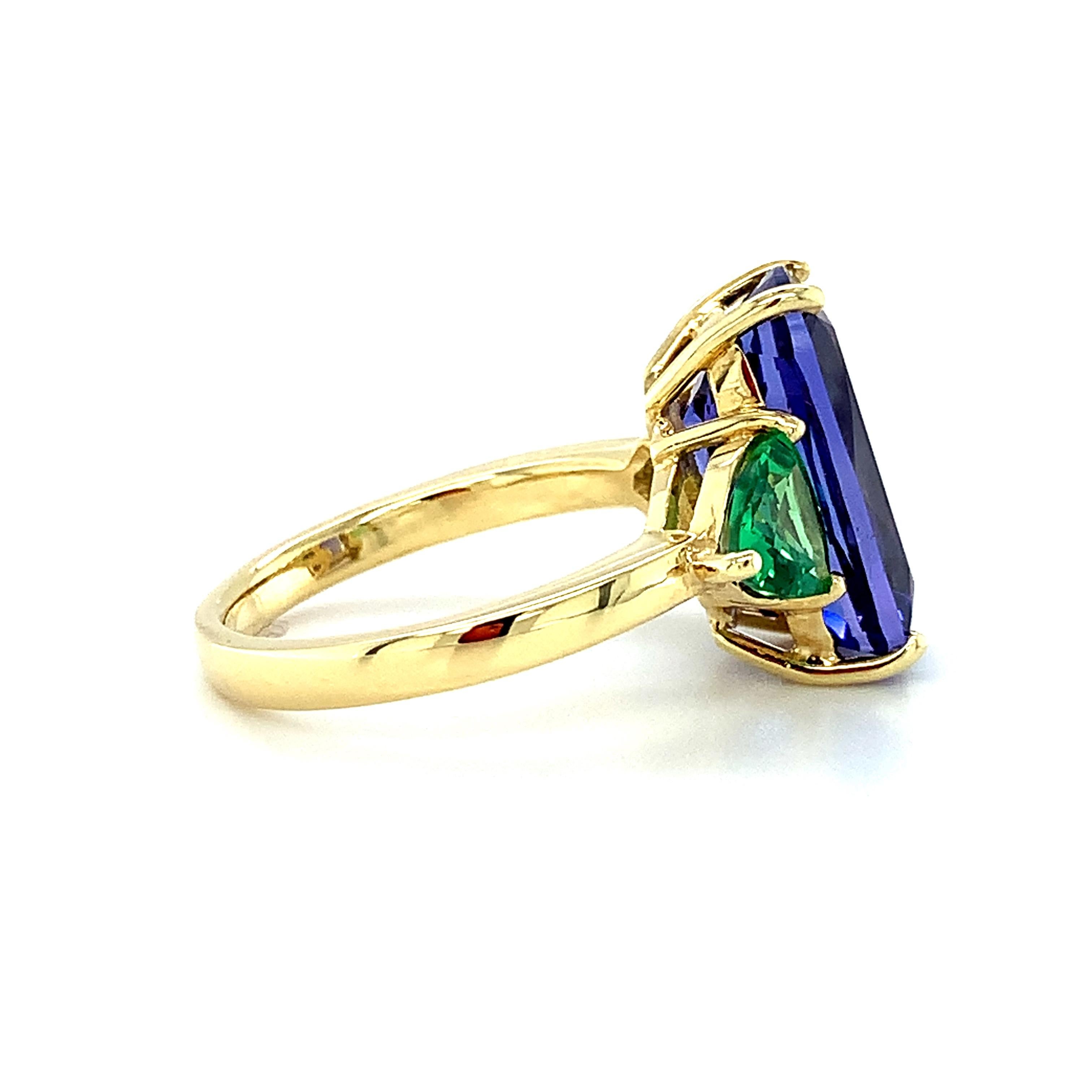 Artisan Tanzanite and Tsavorite Garnet Three-Stone Yellow Gold Ring, 7.44 Carats