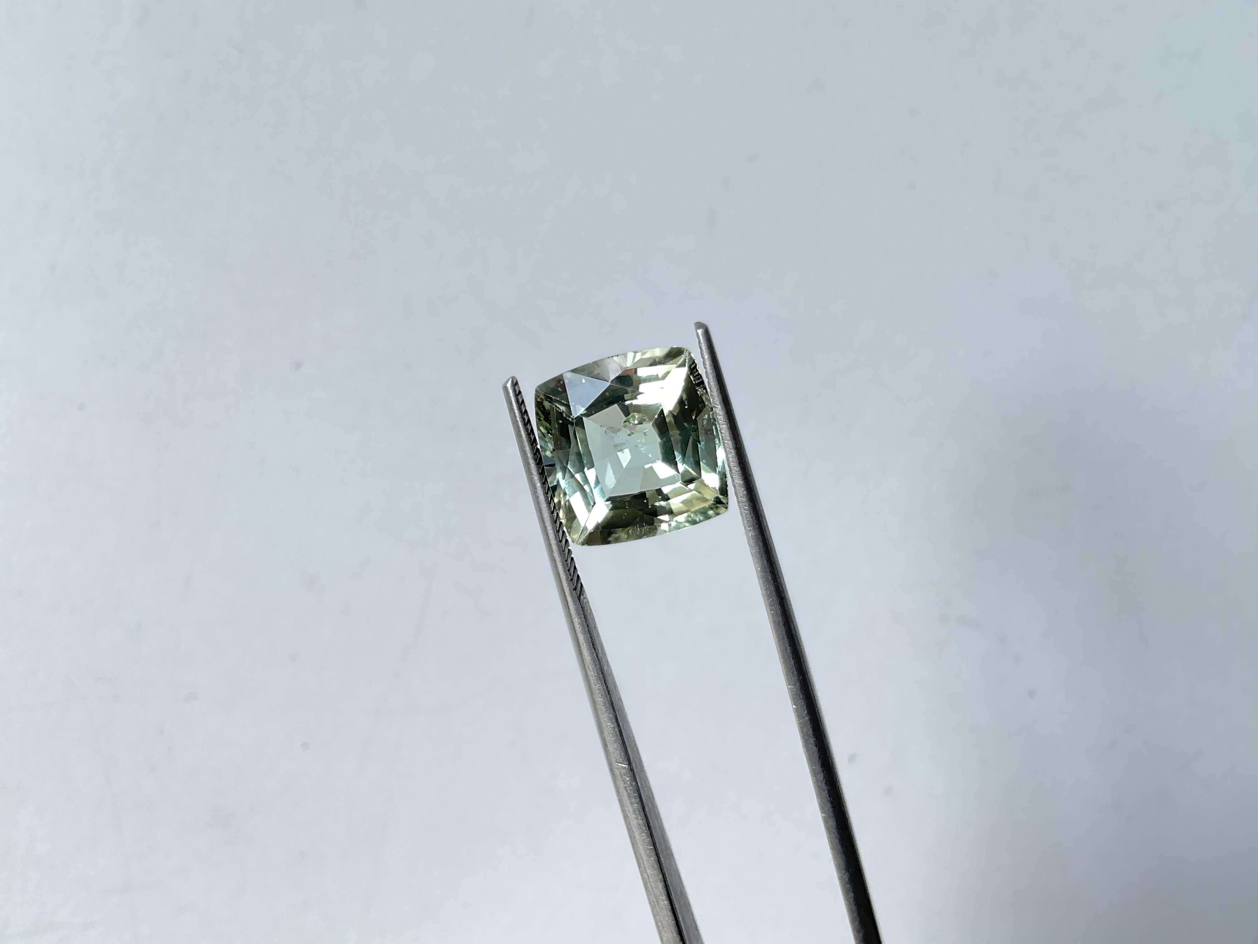 7.44 Carats Light Green Tourmaline Faceted Cushion Cut stone Top Quality Natural en vente 4