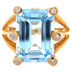 7.45 Carat Blue Topaz and Diamond Gold Vintage Style Cocktail Ring