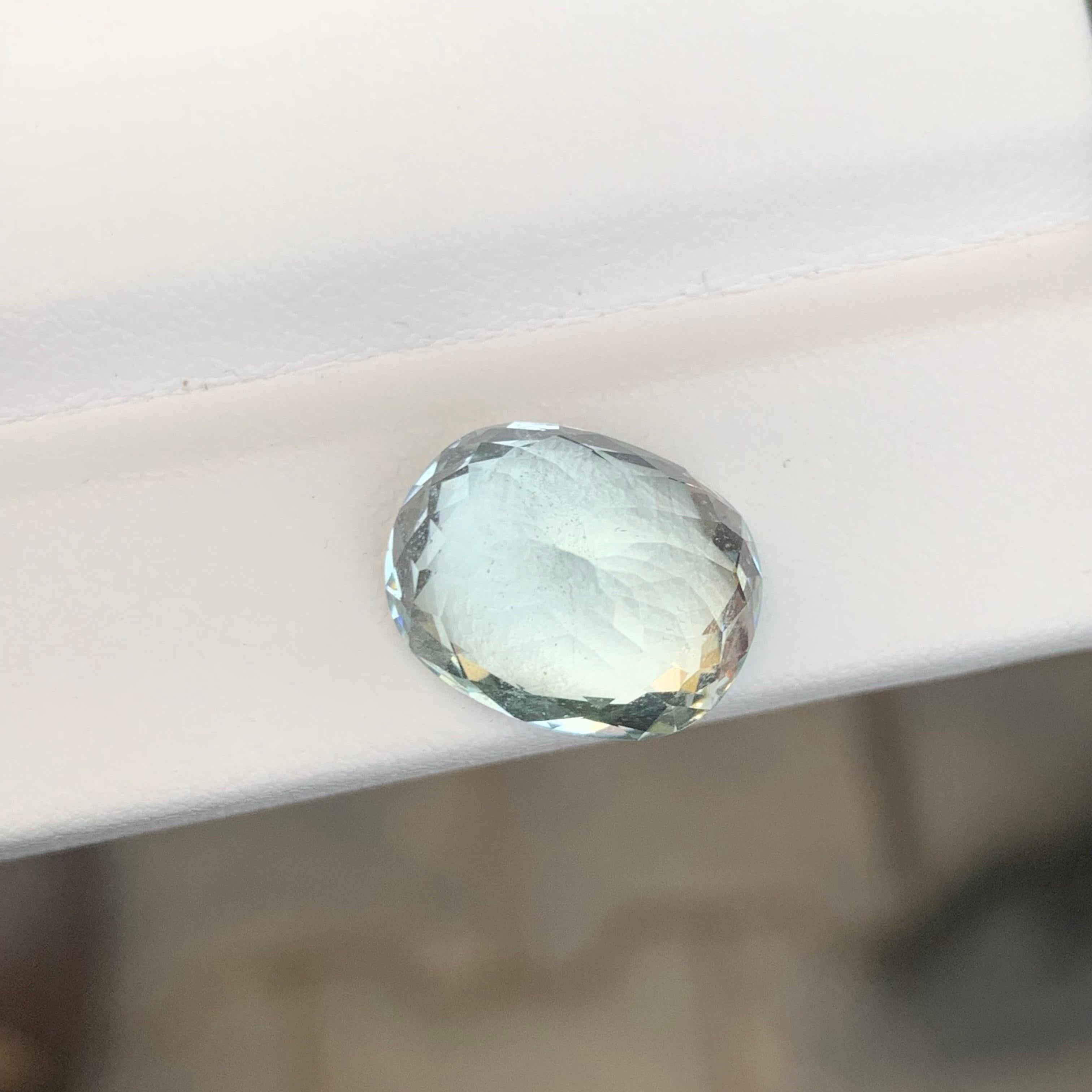 Arts and Crafts 7.45 carati di acquamarina naturale sfusa di forma ovale dalla Nigeria in vendita