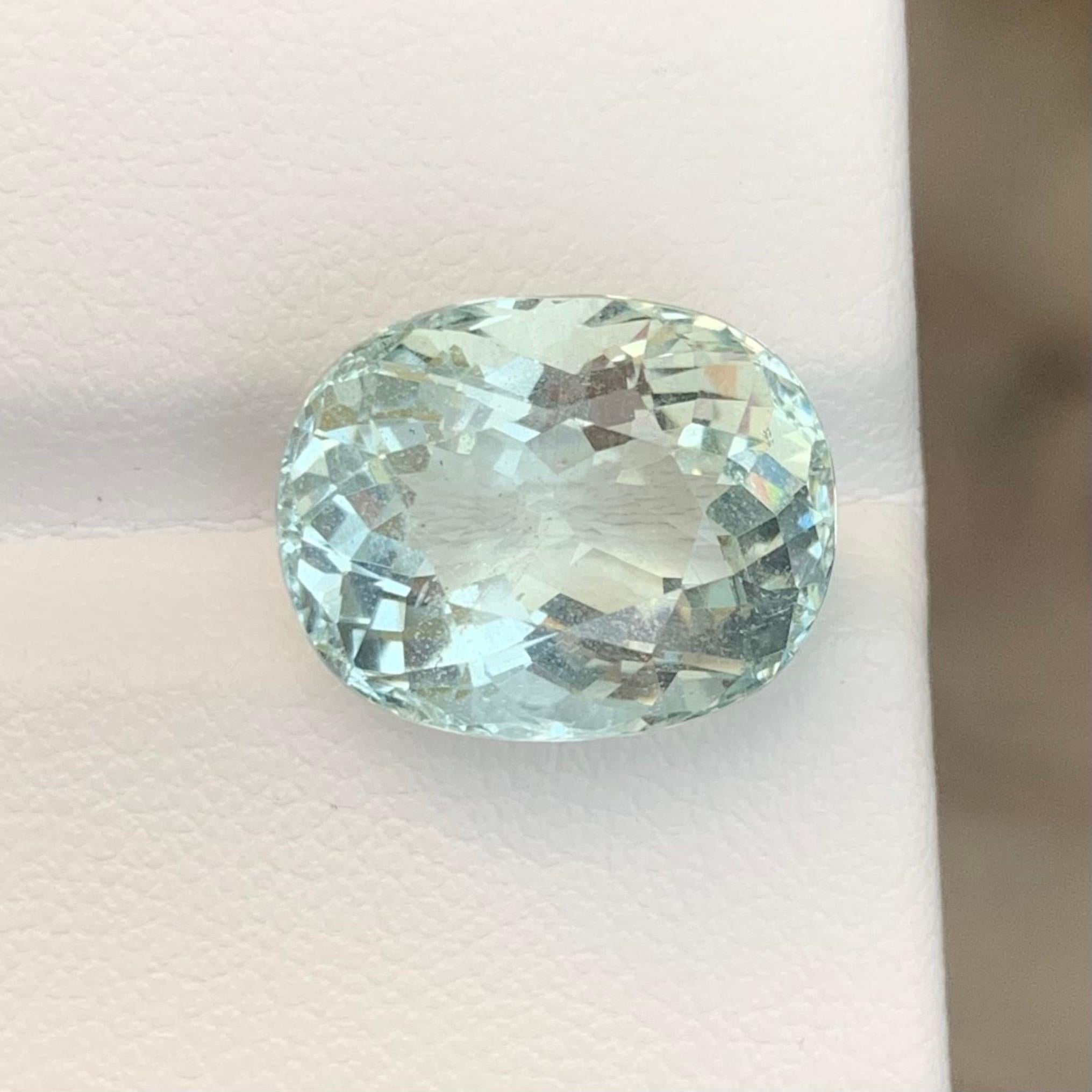 7.45 carati di acquamarina naturale sfusa di forma ovale dalla Nigeria in vendita 1