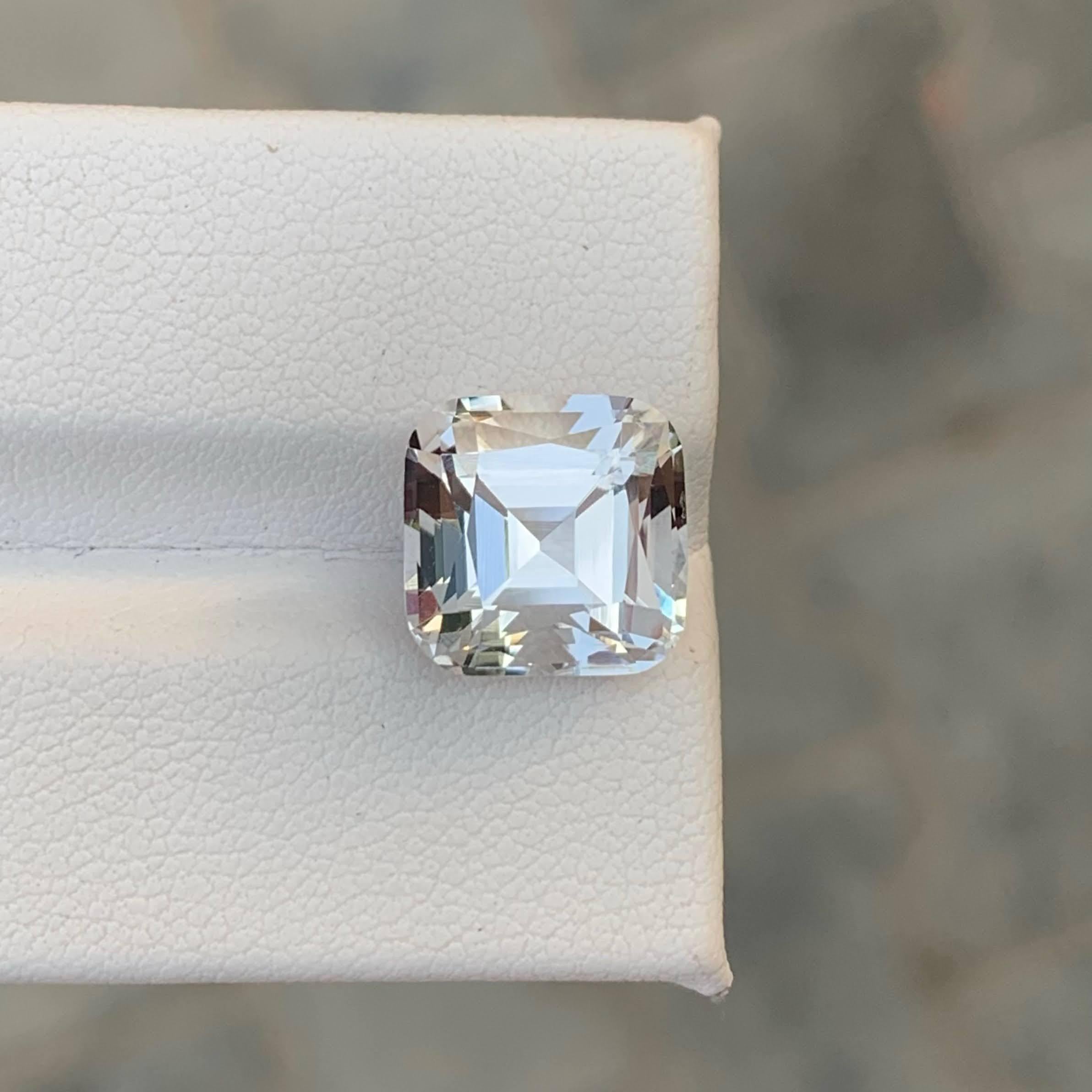 7.45 Carat Natural Loose Light Golden Topaz Stone Cushion Cut Pakistani Gemstone In New Condition For Sale In Bangkok, TH