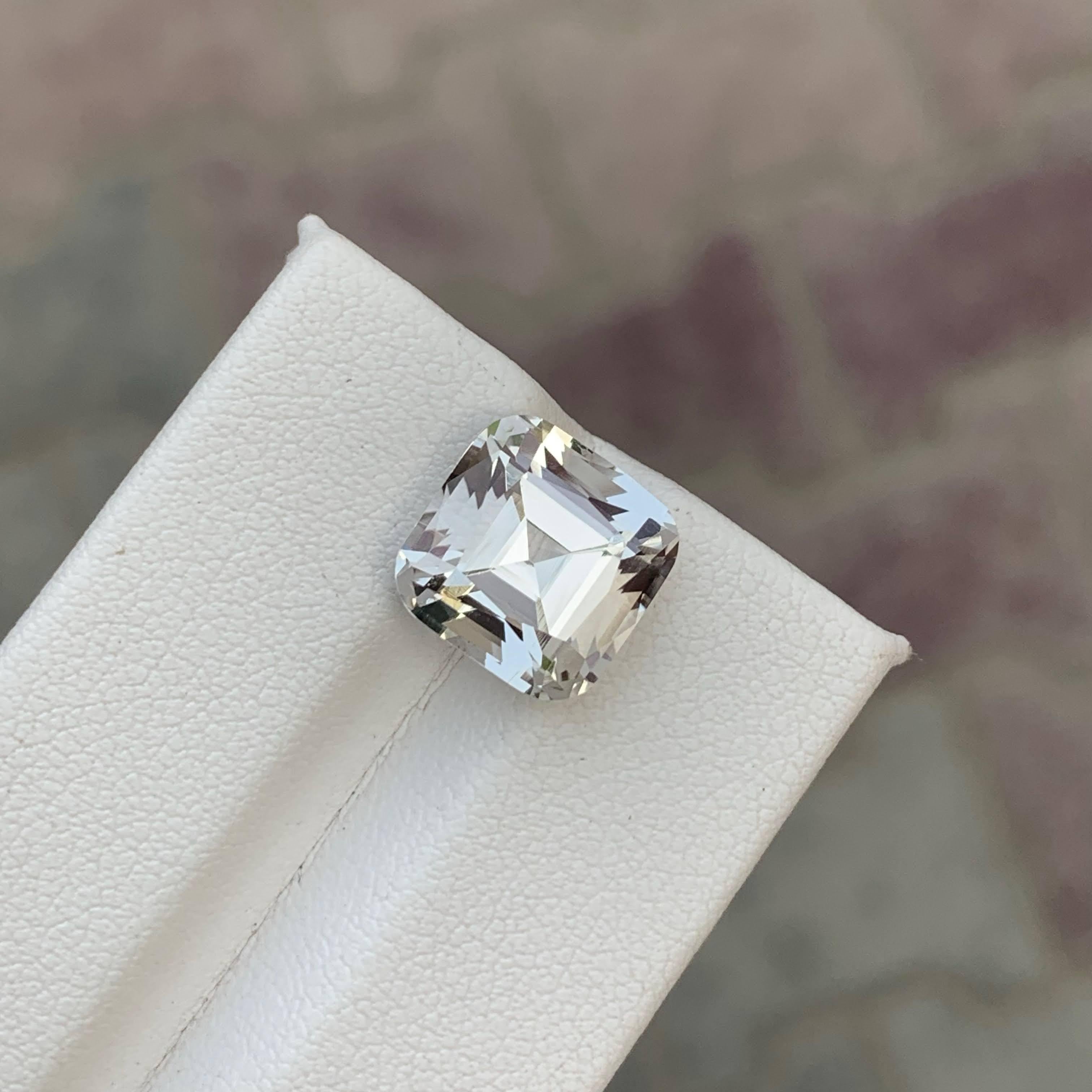 Women's or Men's 7.45 Carat Natural Loose Light Golden Topaz Stone Cushion Cut Pakistani Gemstone For Sale