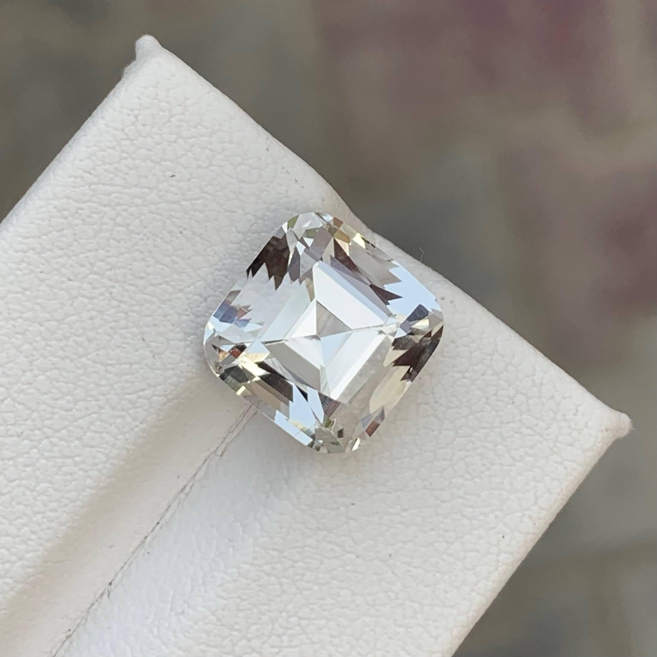 7.45 Carat Natural Loose Light Golden Topaz Stone Cushion Cut Pakistani Gemstone For Sale 3