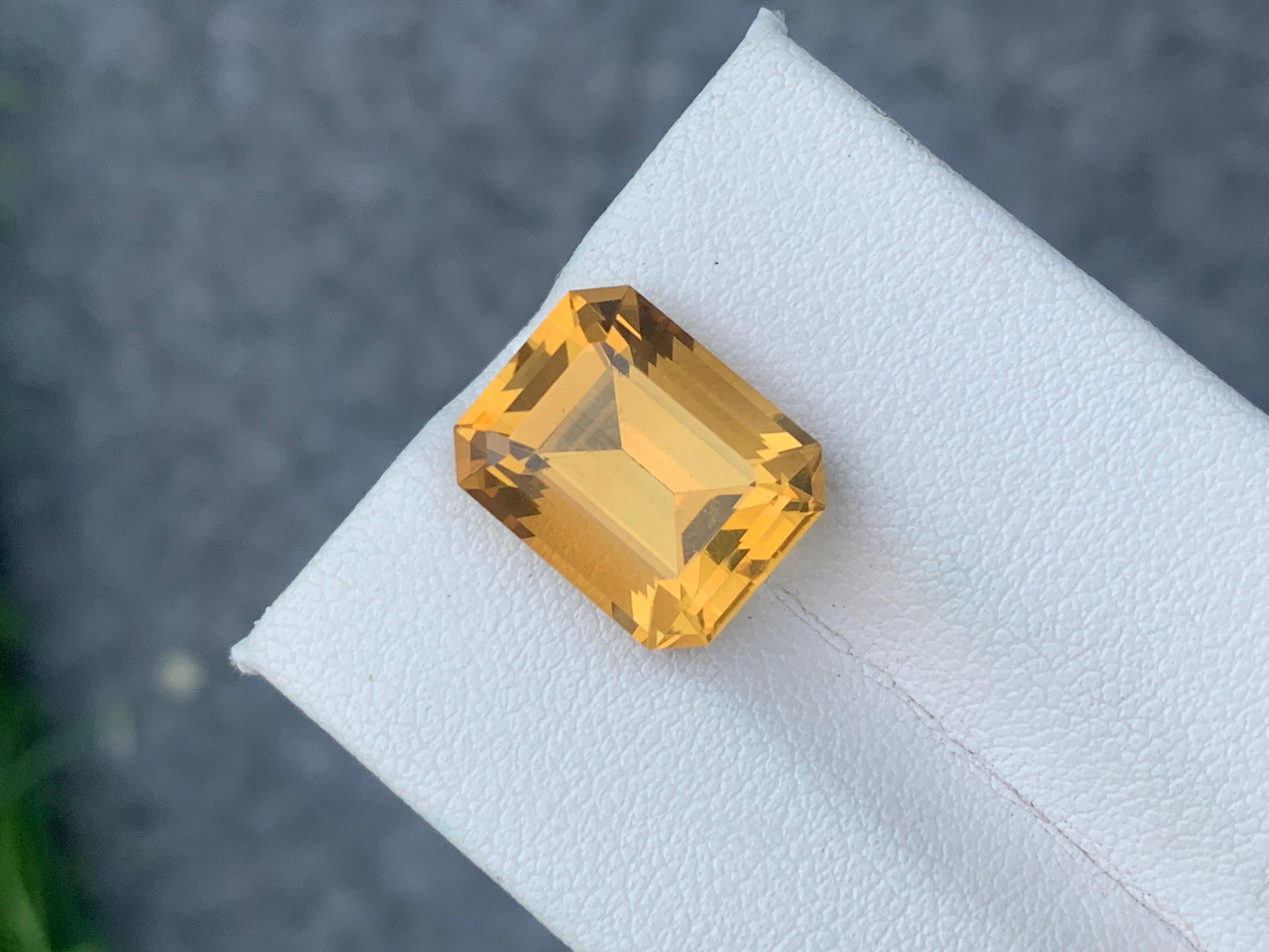 Emerald Cut 7.45 Carat Natural Yellow Citrine Loose Gemstone for Ring Jewelry For Sale