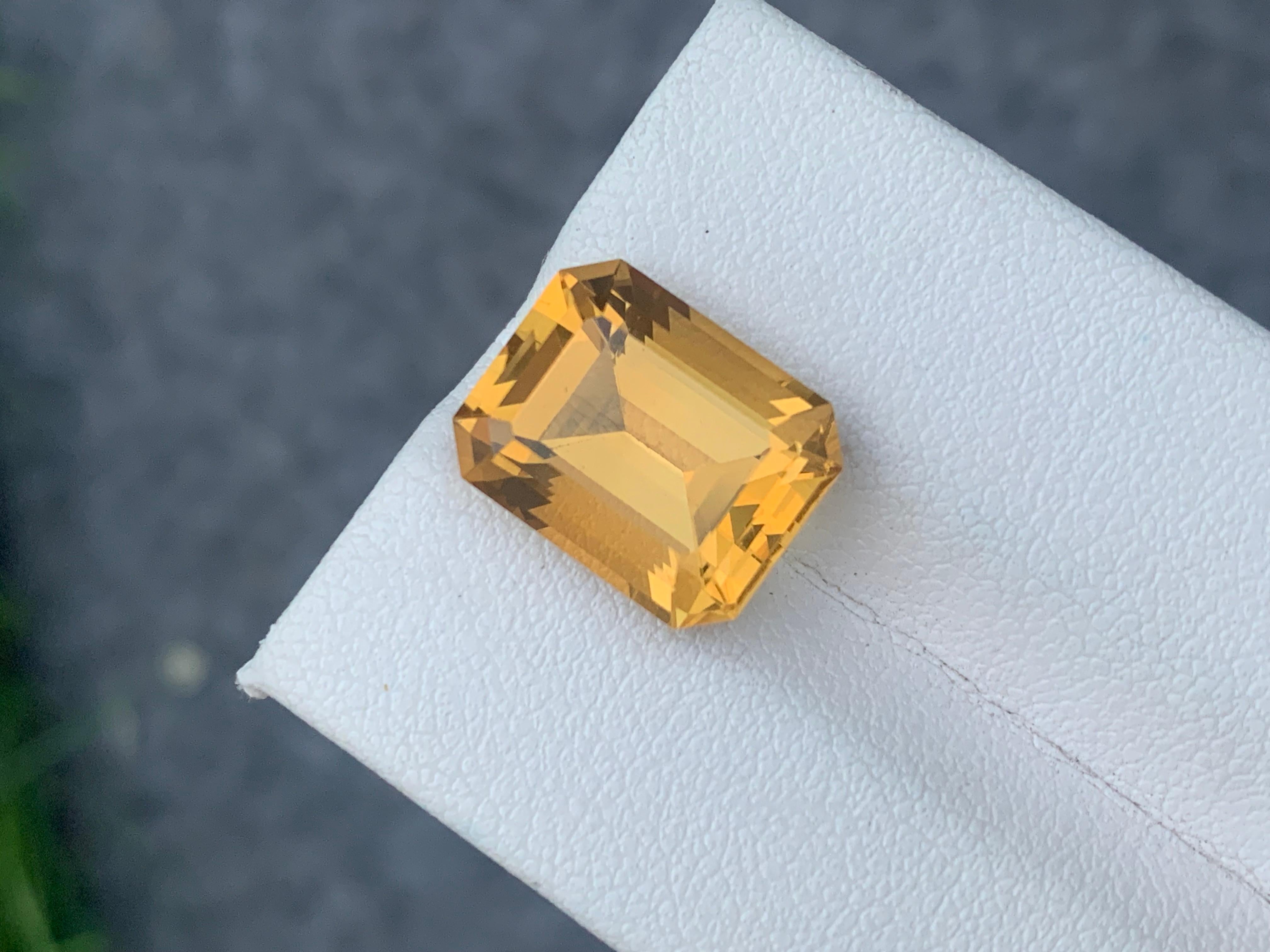 Women's or Men's 7.45 Carat Natural Yellow Citrine Loose Gemstone for Ring Jewelry For Sale