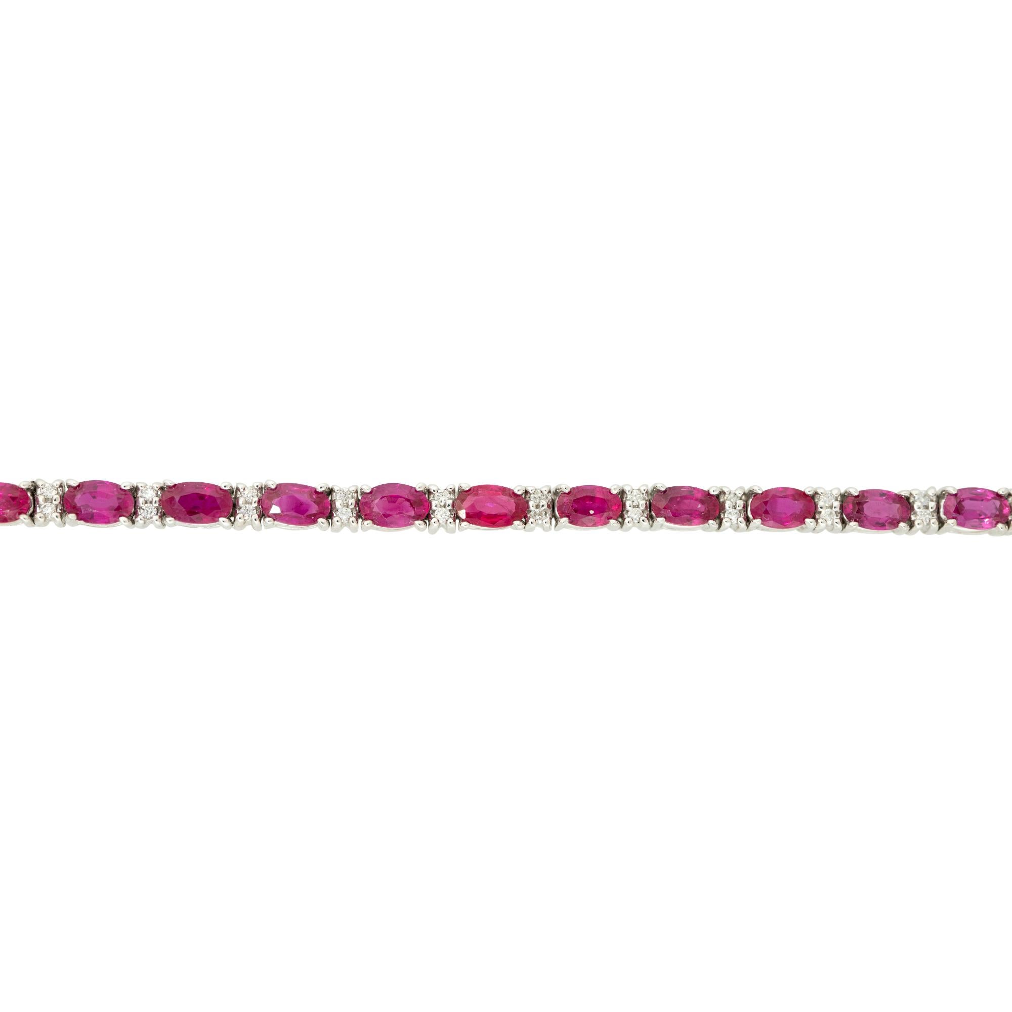 Bracelet tennis en or 18 carats avec diamants et rubis ovale de 7,45 carats Excellent état - En vente à Boca Raton, FL