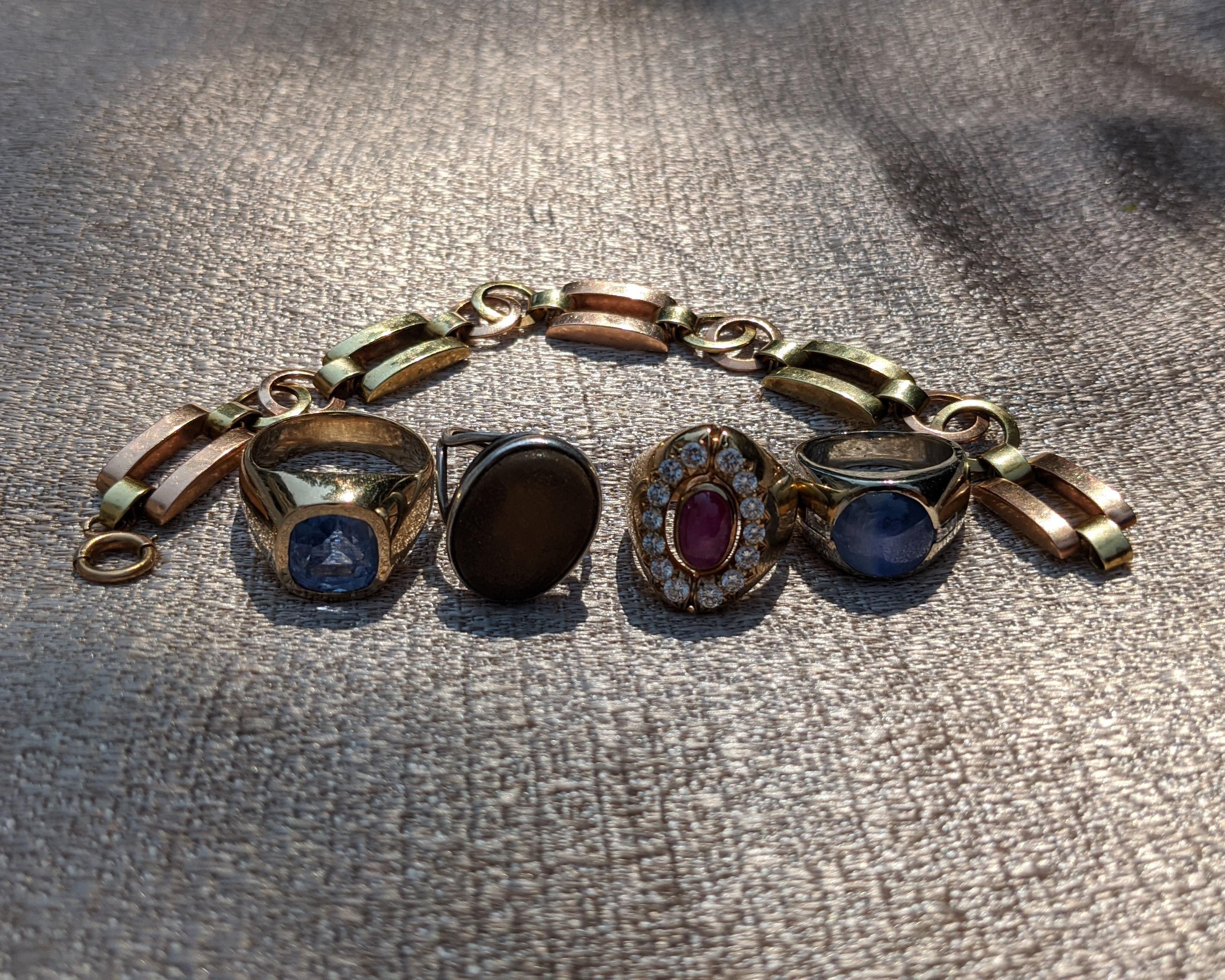 7.45 Carat Sapphire & Gold Gentleman’s Gypsy Ring 1