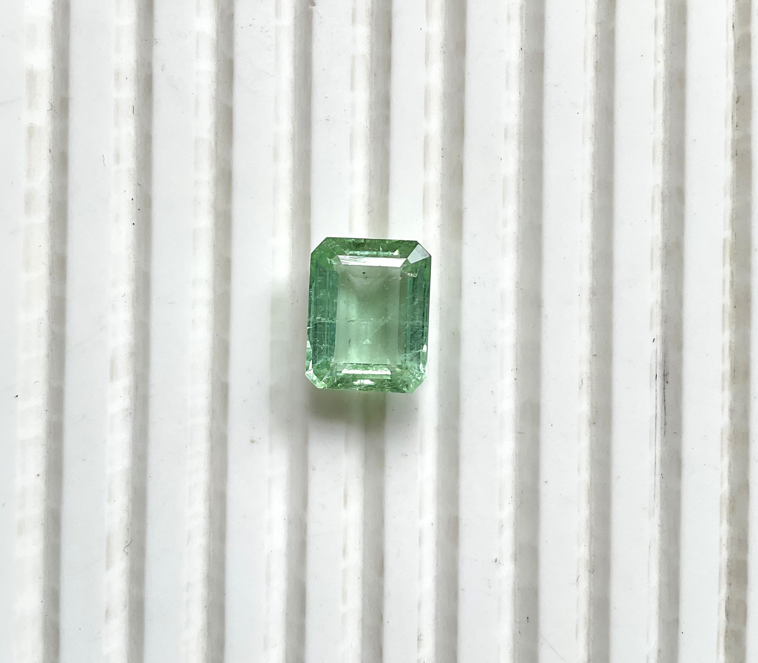 Pierre naturelle de 7.46 carats, tourmaline verte octogonale taillée à facettes de qualité supérieure Unisexe en vente
