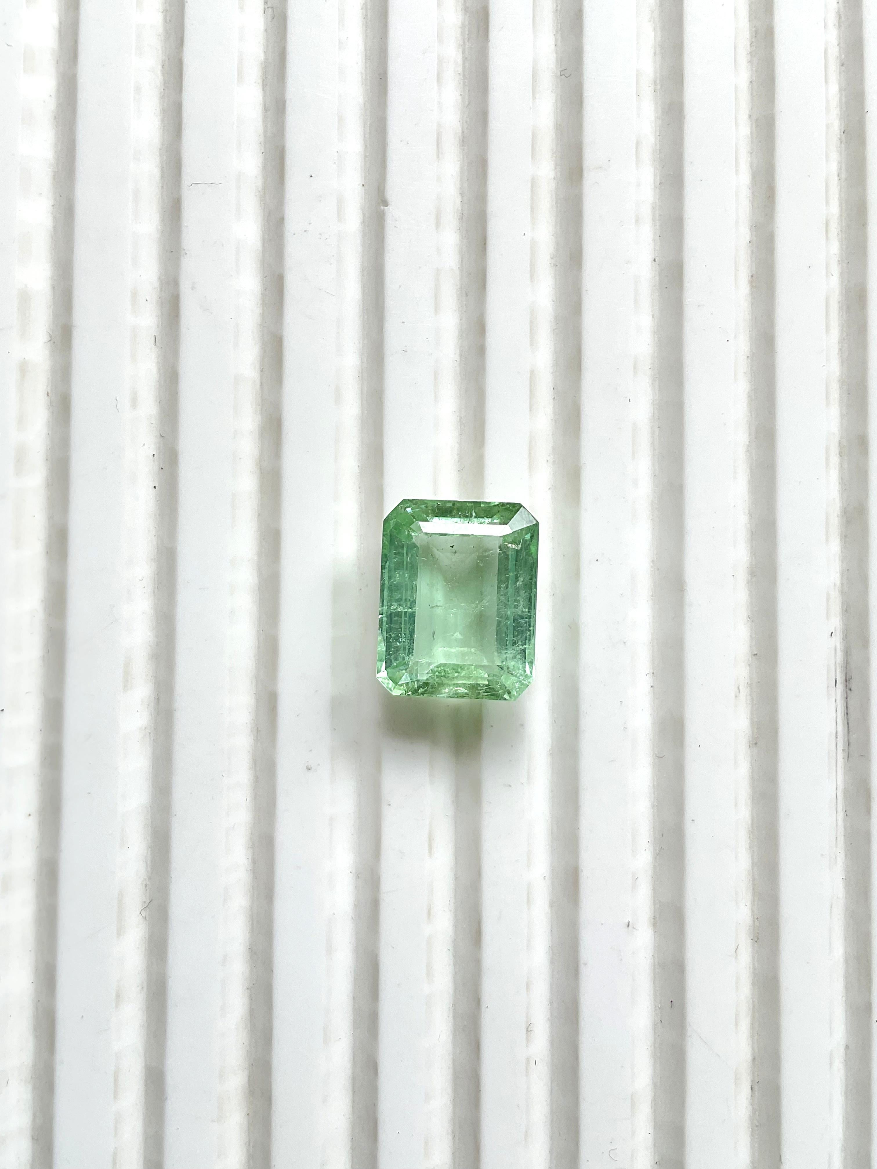 Pierre naturelle de 7.46 carats, tourmaline verte octogonale taillée à facettes de qualité supérieure en vente 2