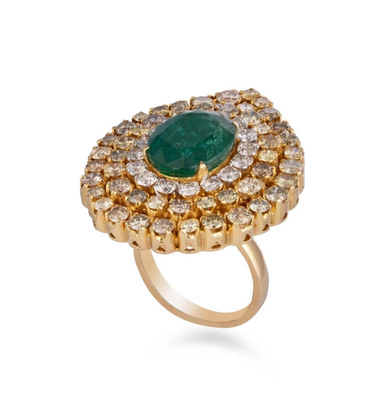 7.47 Natural Zambian Emerald & 5.64 Cts Diamond 18 Karat Yellow Gold Ring Size 6 For Sale 5