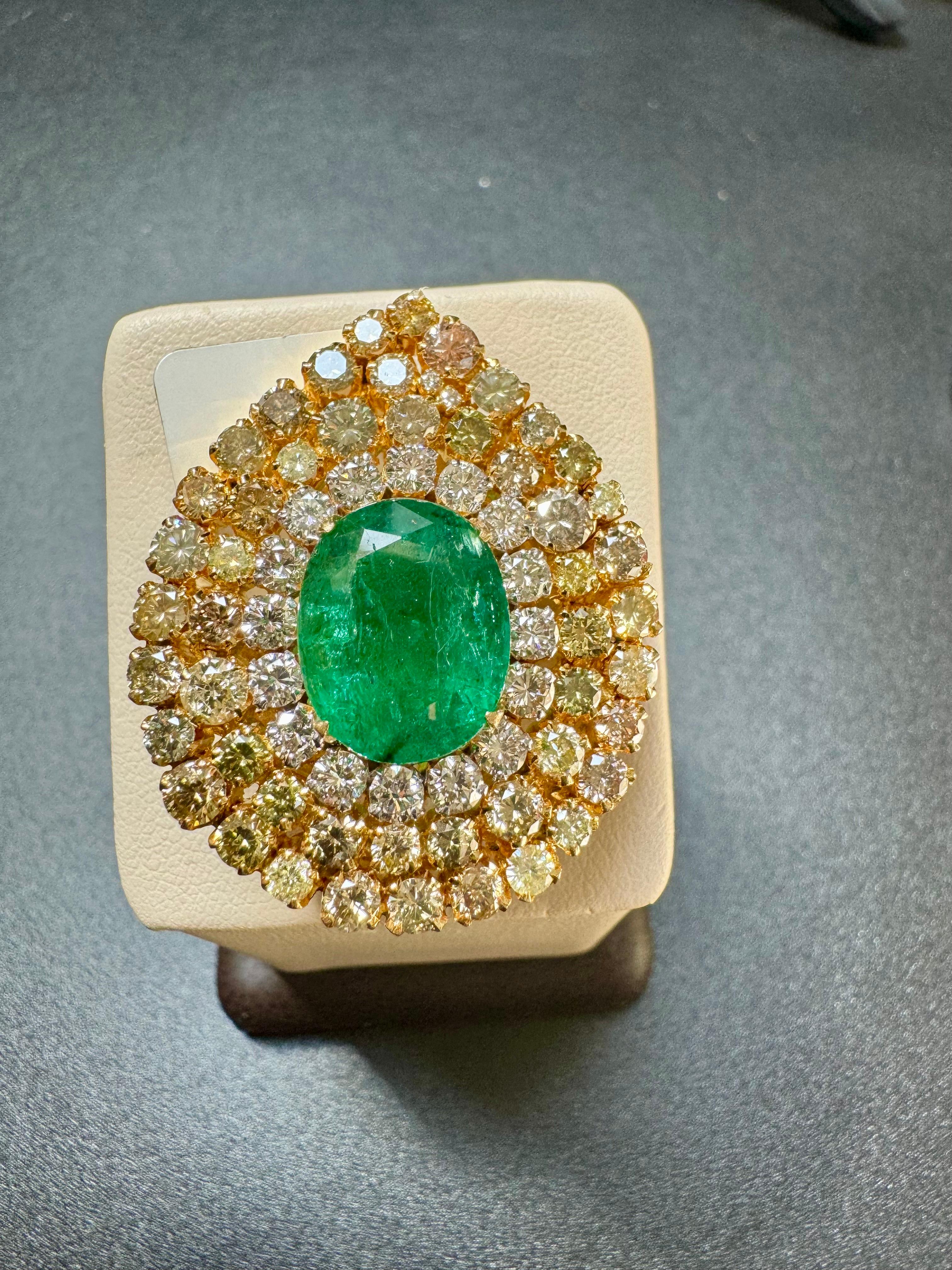 7.47 Natural Zambian Emerald & 5.64 Cts Diamond 18 Karat Yellow Gold Ring Size 6 For Sale 1