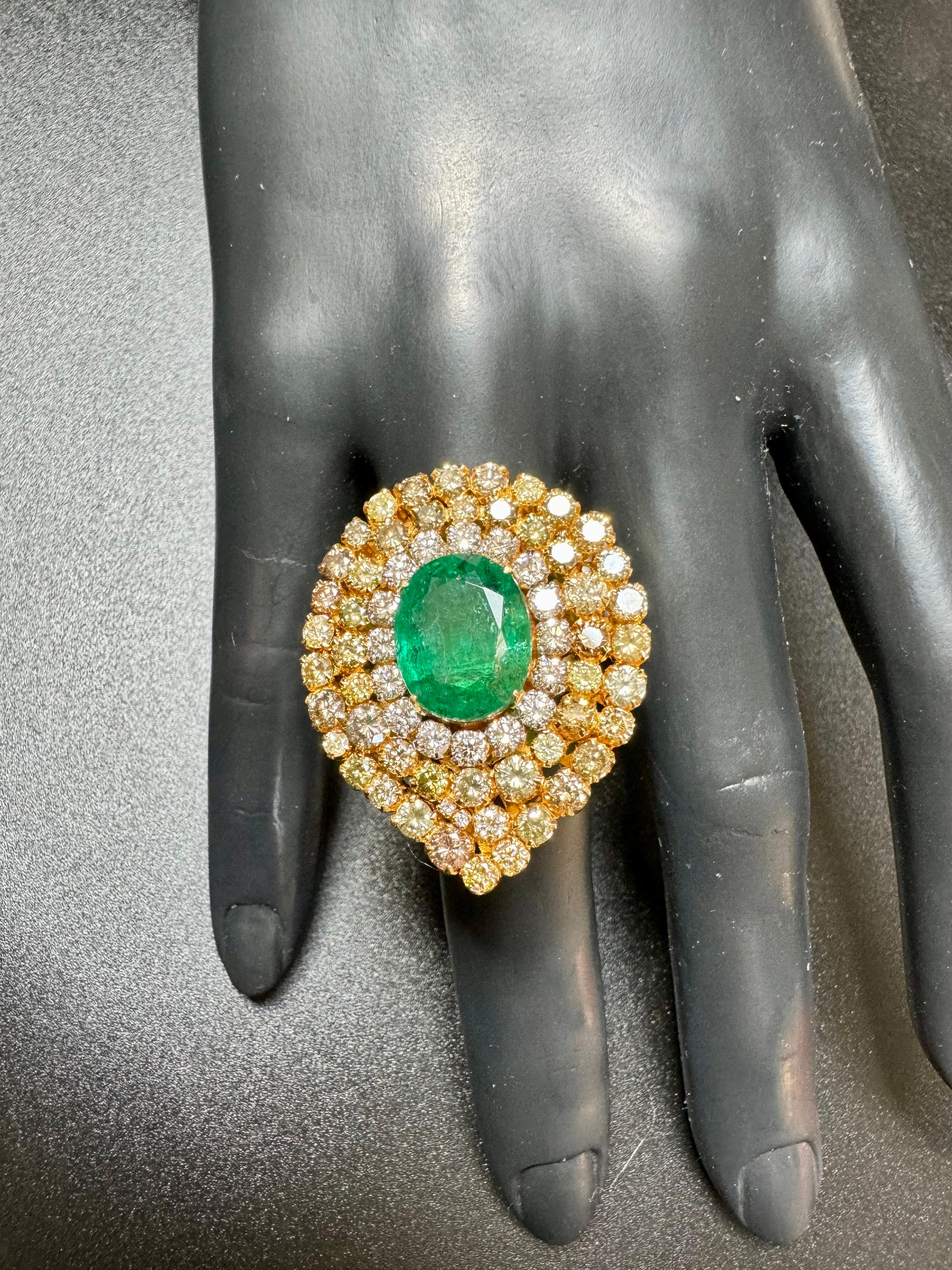 7.47 Natural Zambian Emerald & 5.64 Cts Diamond 18 Karat Yellow Gold Ring Size 6 For Sale 3
