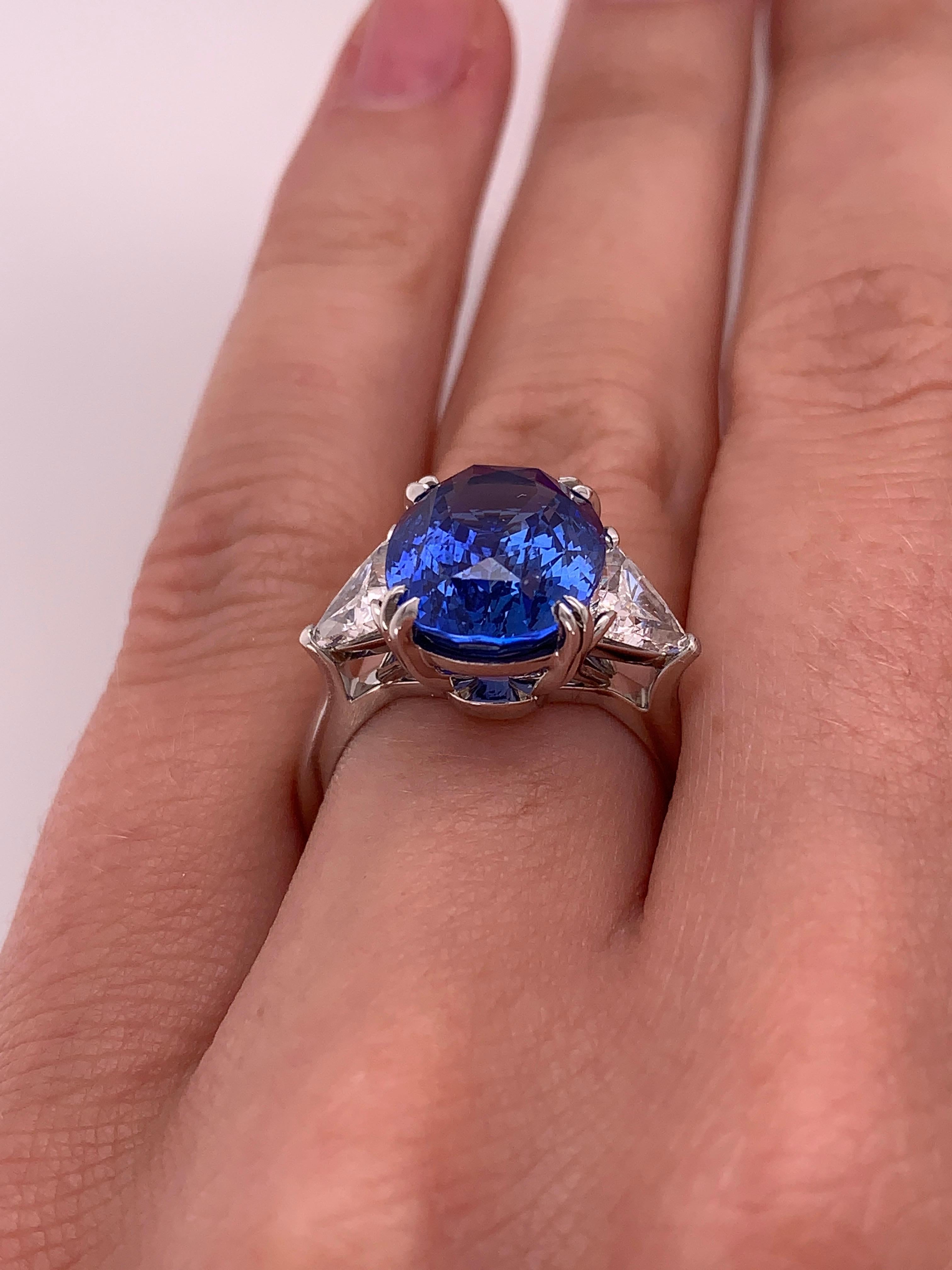 Women's  7.48 Carat Sapphire  Diamond Ring