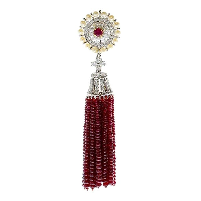 Collana con perline di rubino e diamanti da 74,87 carati totali in oro 18 carati