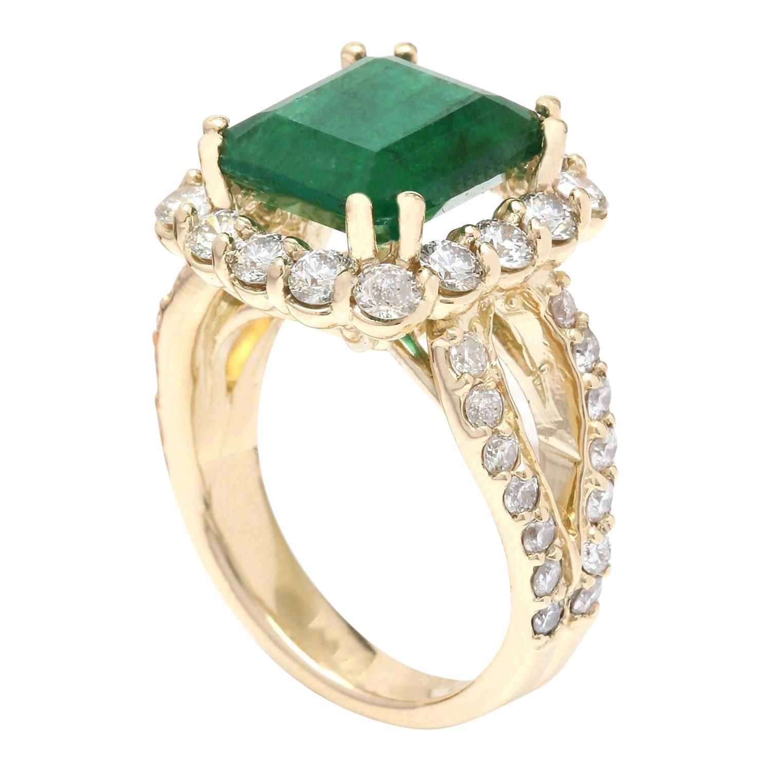 Natural Emerald Diamond Ring In 14 Karat Solid Yellow Gold In New Condition For Sale In Manhattan Beach, CA